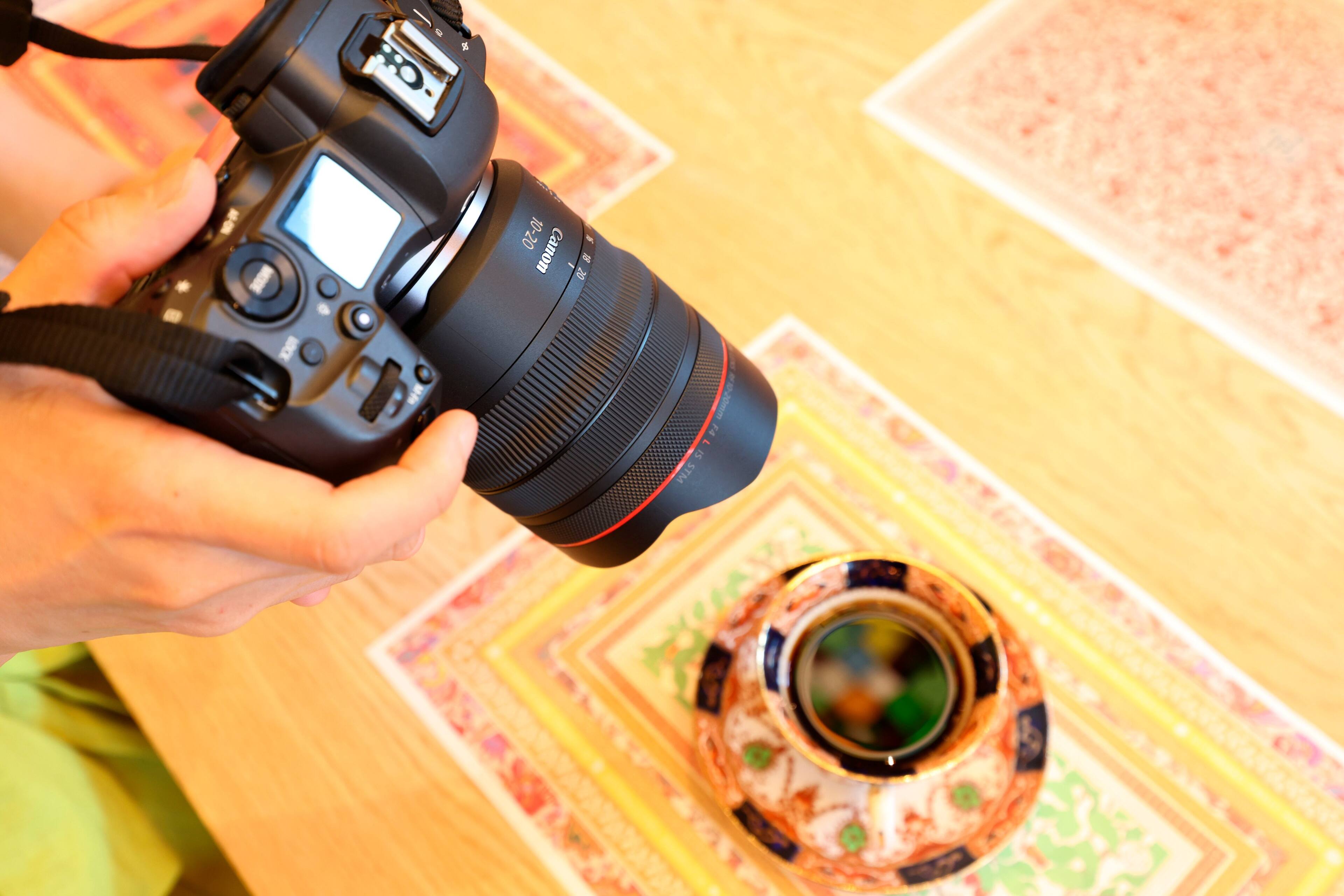 Alt View 14. Canon - RF10-20mm F4 L IS STM Ultra-Wide-Angle Lens for EOS R-Series Cameras - Black.