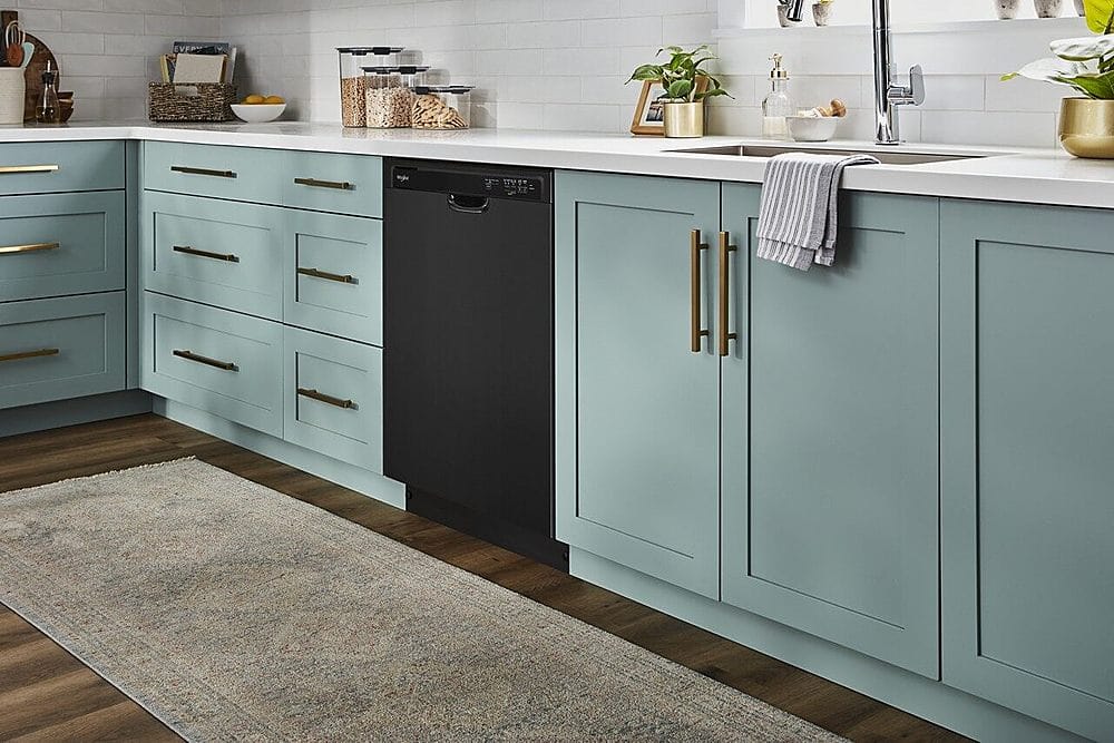 Clean heavily soiled messes with the Heavy Cycle.