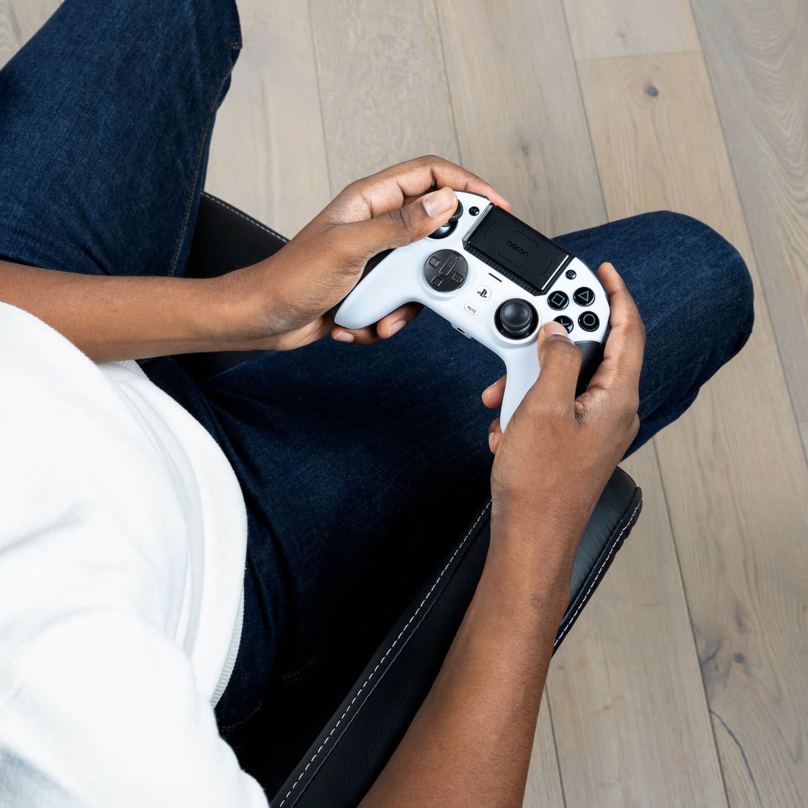 Alt View 12. Nacon - Revolution 5 Pro Wireless Controller for PS5, PS4 and PC - White.