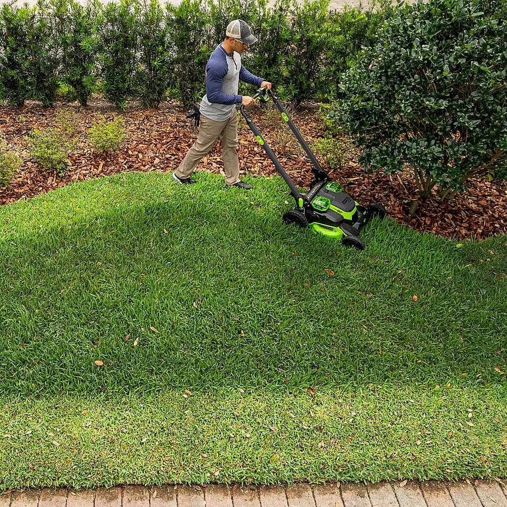 Alt View 26. Greenworks - 80V 25" Cordless Battery Dual Blade Self-Propelled Mower with 4.0Ah Battery & Rapid Charger - Green.