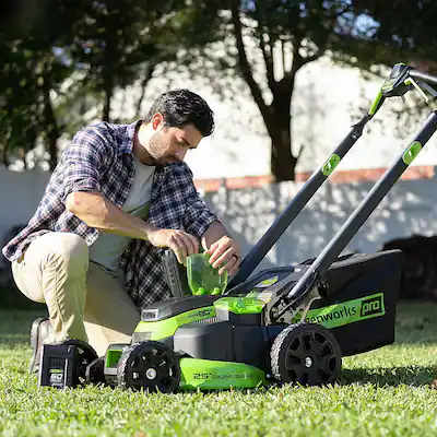 Self Propelled Use Lawn Mower Greenworks 80V 25