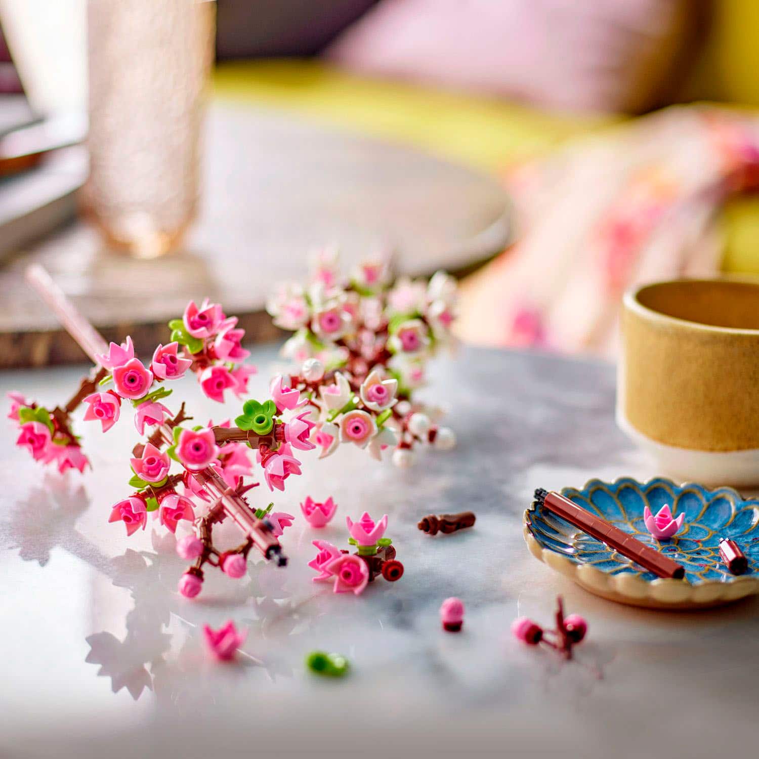 Alt View 11. LEGO - Cherry Blossoms Celebration Gift, White and Pink Cherry Blossom 40725.