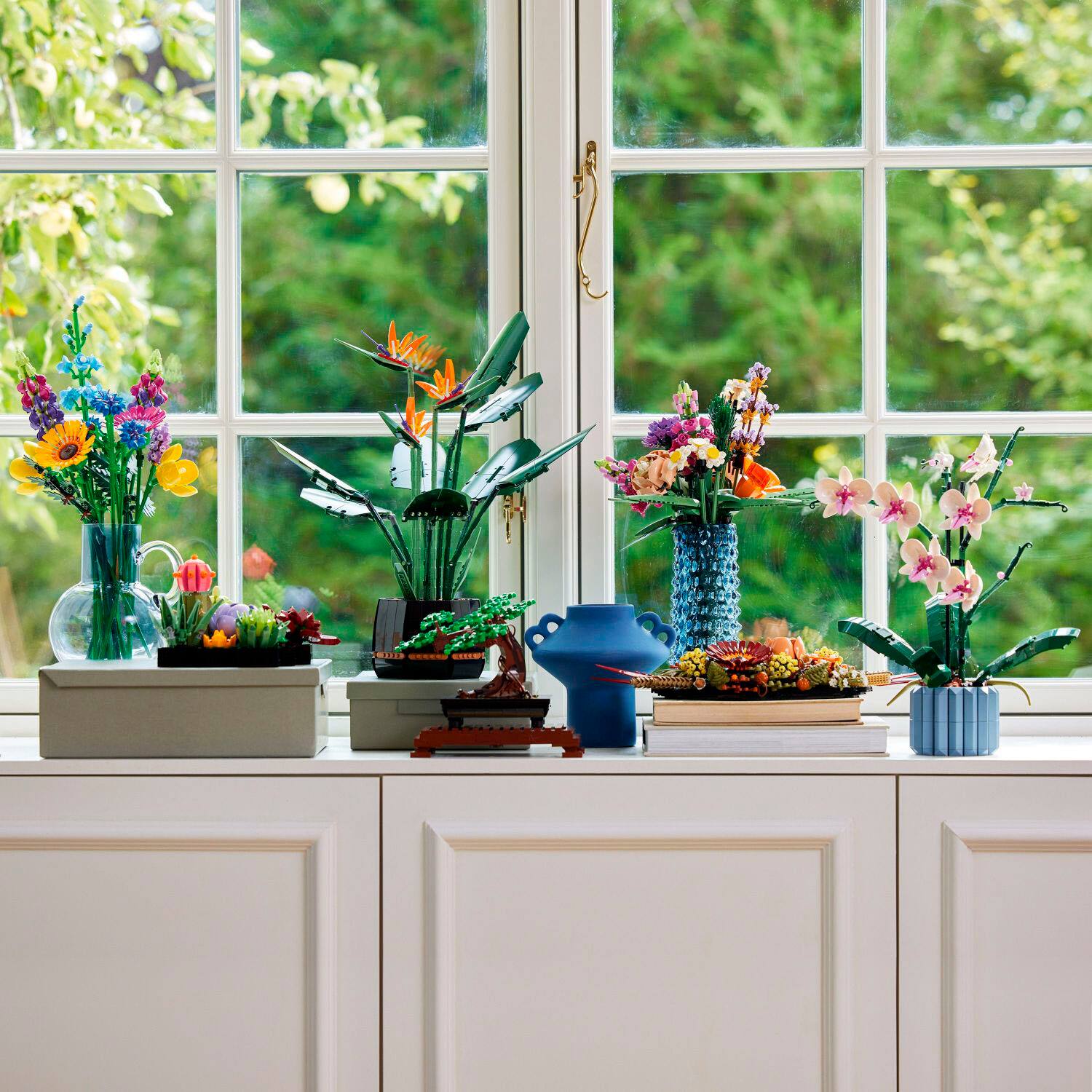 Alt View 12. LEGO - Cherry Blossoms Celebration Gift, White and Pink Cherry Blossom 40725.