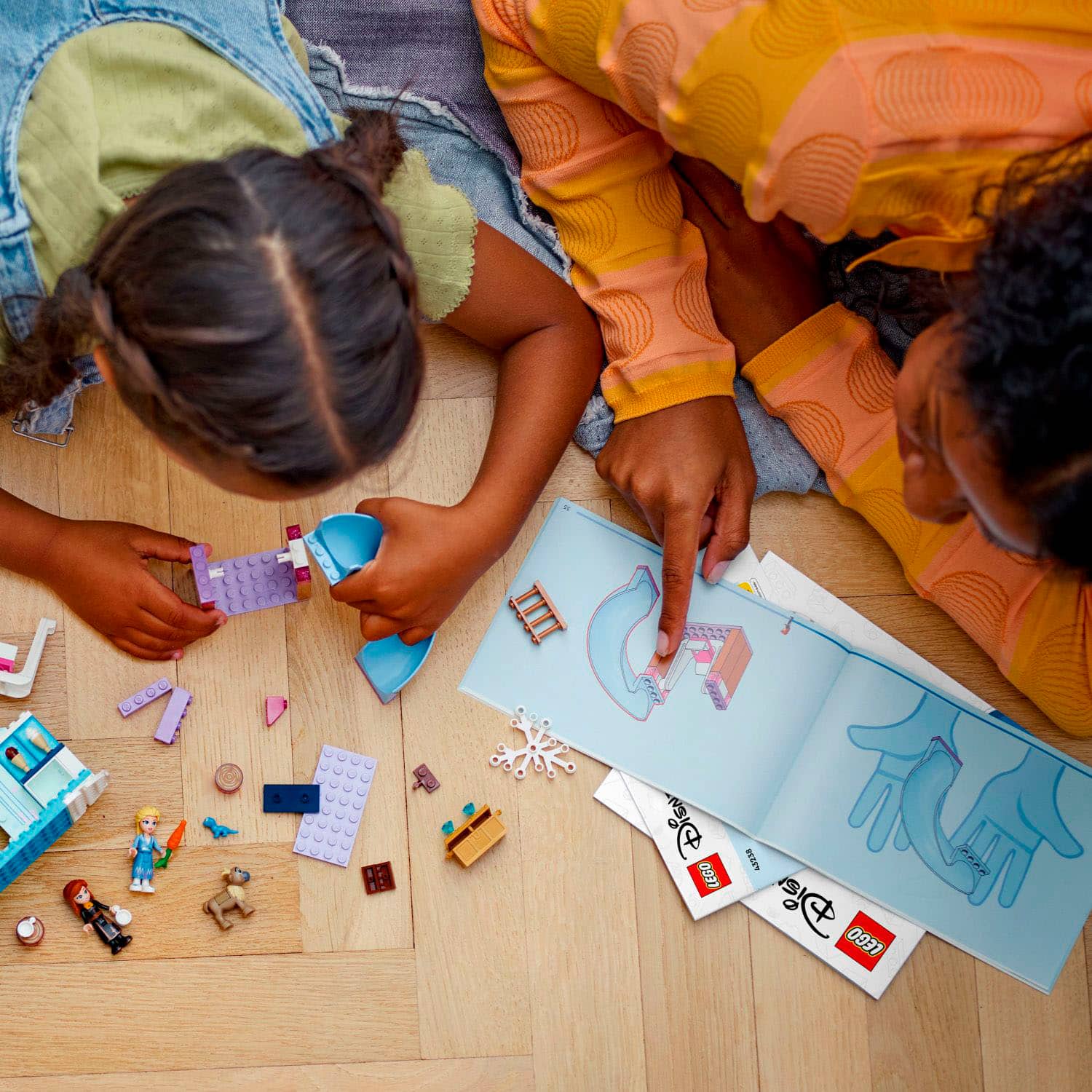 Angle. LEGO - Disney Frozen Elsa’s Frozen Princess Castle Toy 43238.