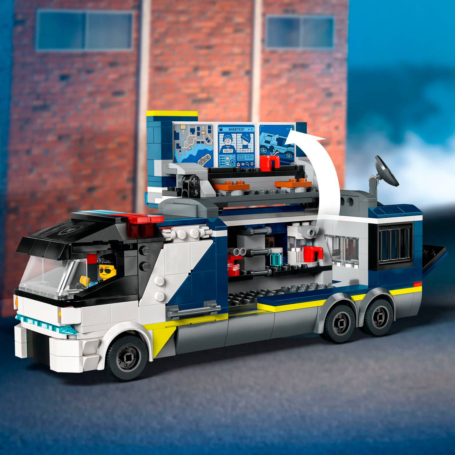 Angle. LEGO - City Police Mobile Crime Lab Truck Toy 60418.