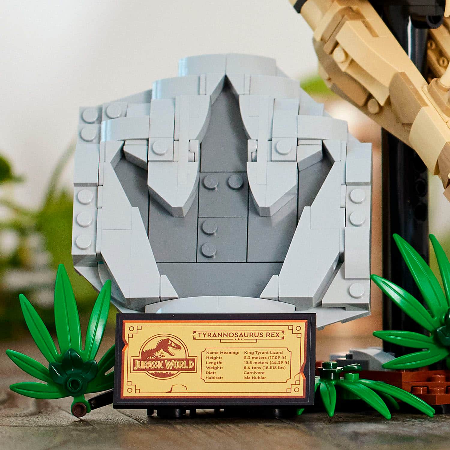 Left. LEGO - Jurassic World Dinosaur Fossils: T. rex Skull Toy for Kids 76964.