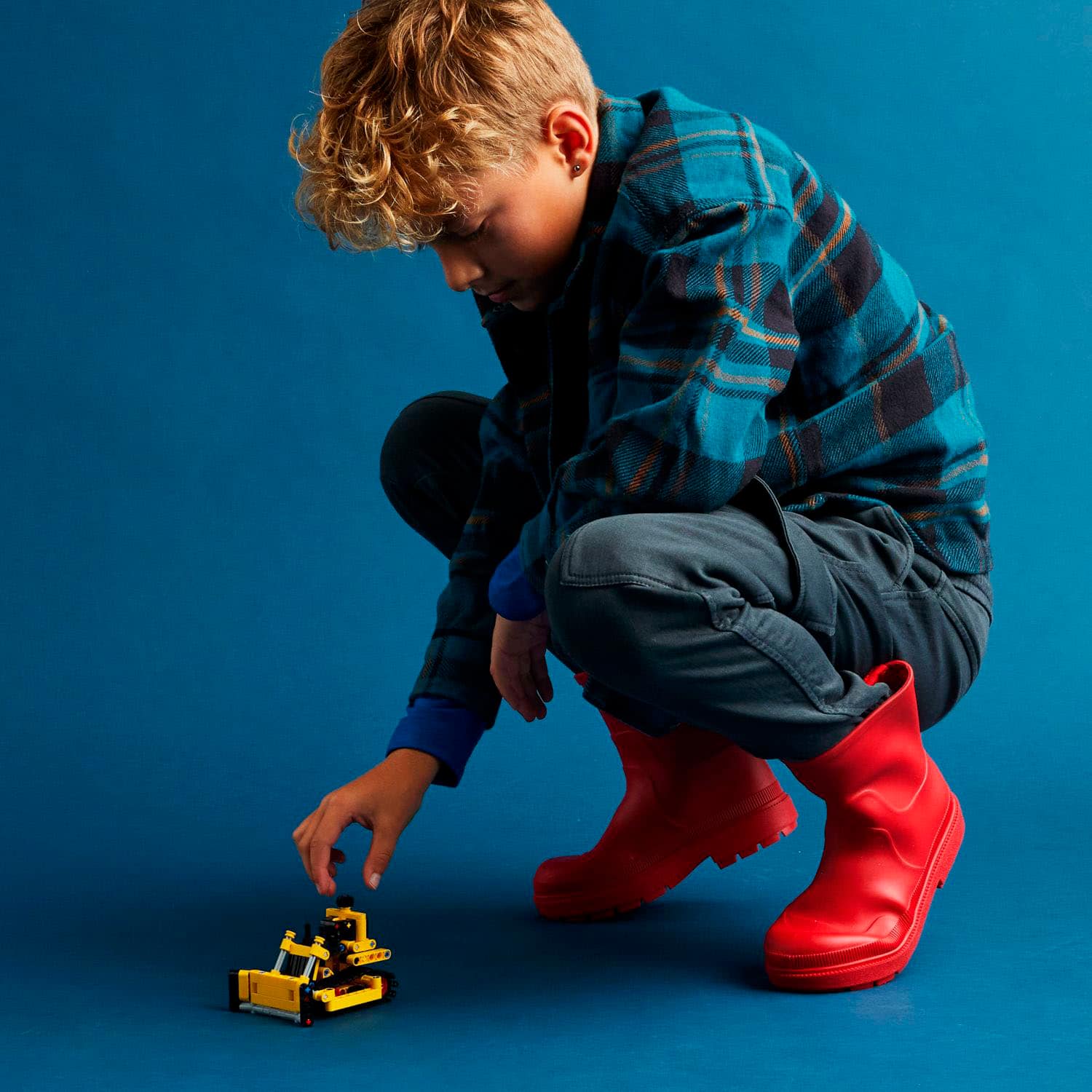 Alt View 13. LEGO - Technic Heavy-Duty Bulldozer Building Set, Construction Toy 42163.