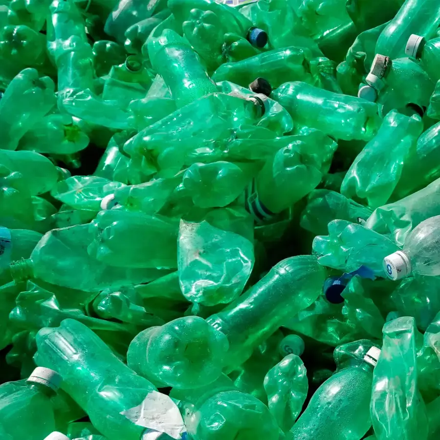 Made with more than 40% recycled plastic.