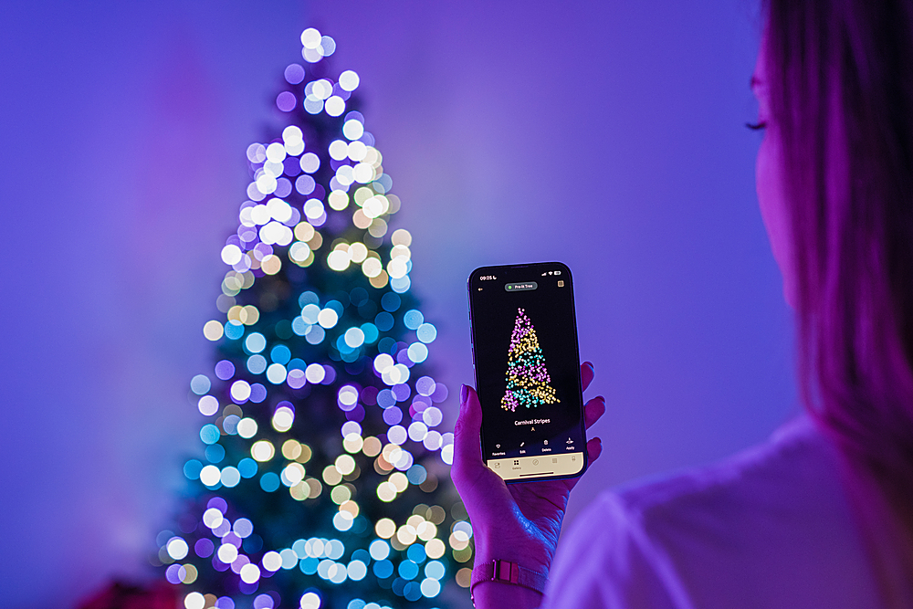 TP-Link - 🎁🎄7 DAYS TIL CHRISTMAS🎄🎁 Spice up the holidays with the  coolest gift ever! The Tapo Smart Temperature & Humidity Monitor - because  measuring your chill factor should be as easy
