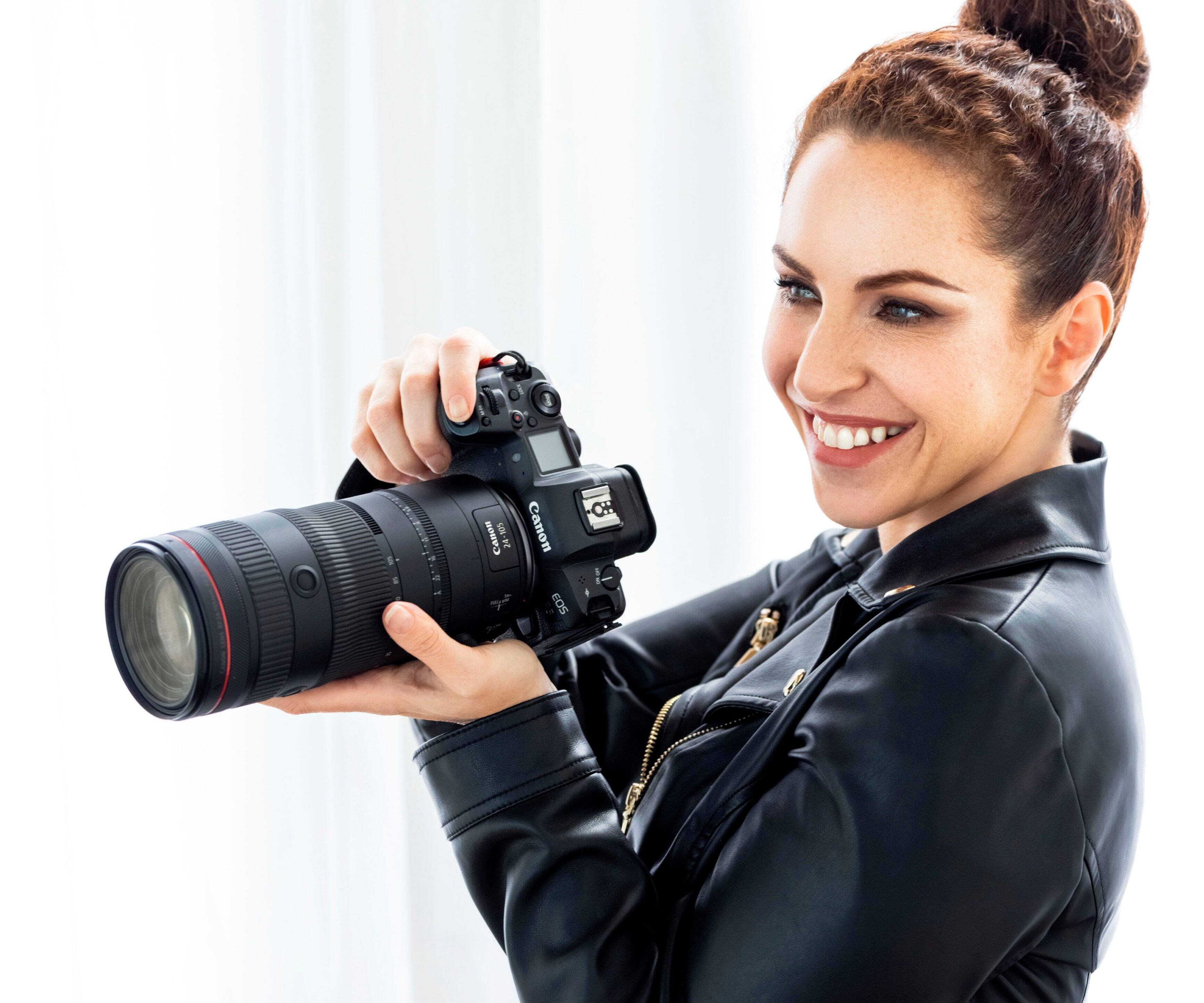 Alt View 19. Canon - RF24-105mm F2.8 L IS USM Z Standard Zoom Lens for EOS R-Series Cameras - Black.