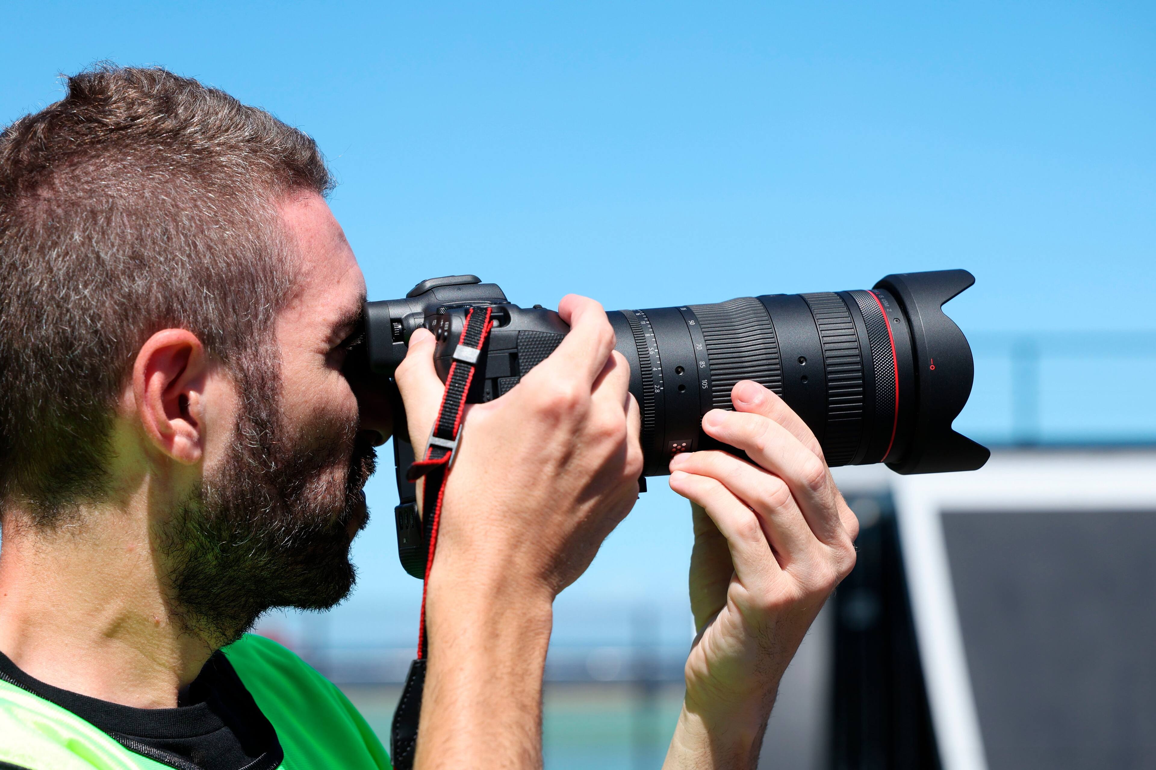 Alt View 26. Canon - RF24-105mm F2.8 L IS USM Z Standard Zoom Lens for EOS R-Series Cameras - Black.