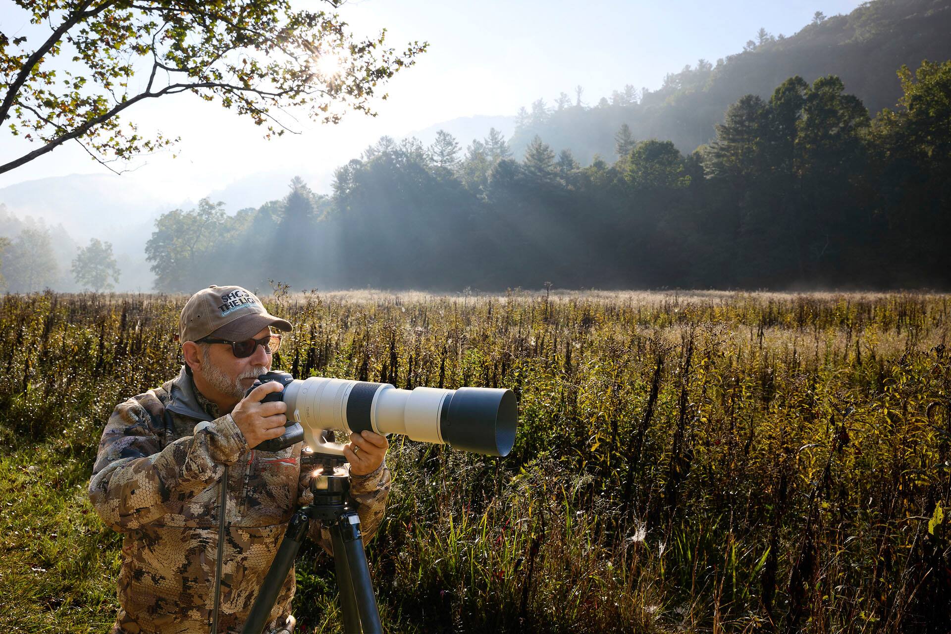 Alt View 16. Canon - RF200-800mm F6.3-9 IS USM Telephoto Zoom Lens for EOS R-Series Cameras - White.