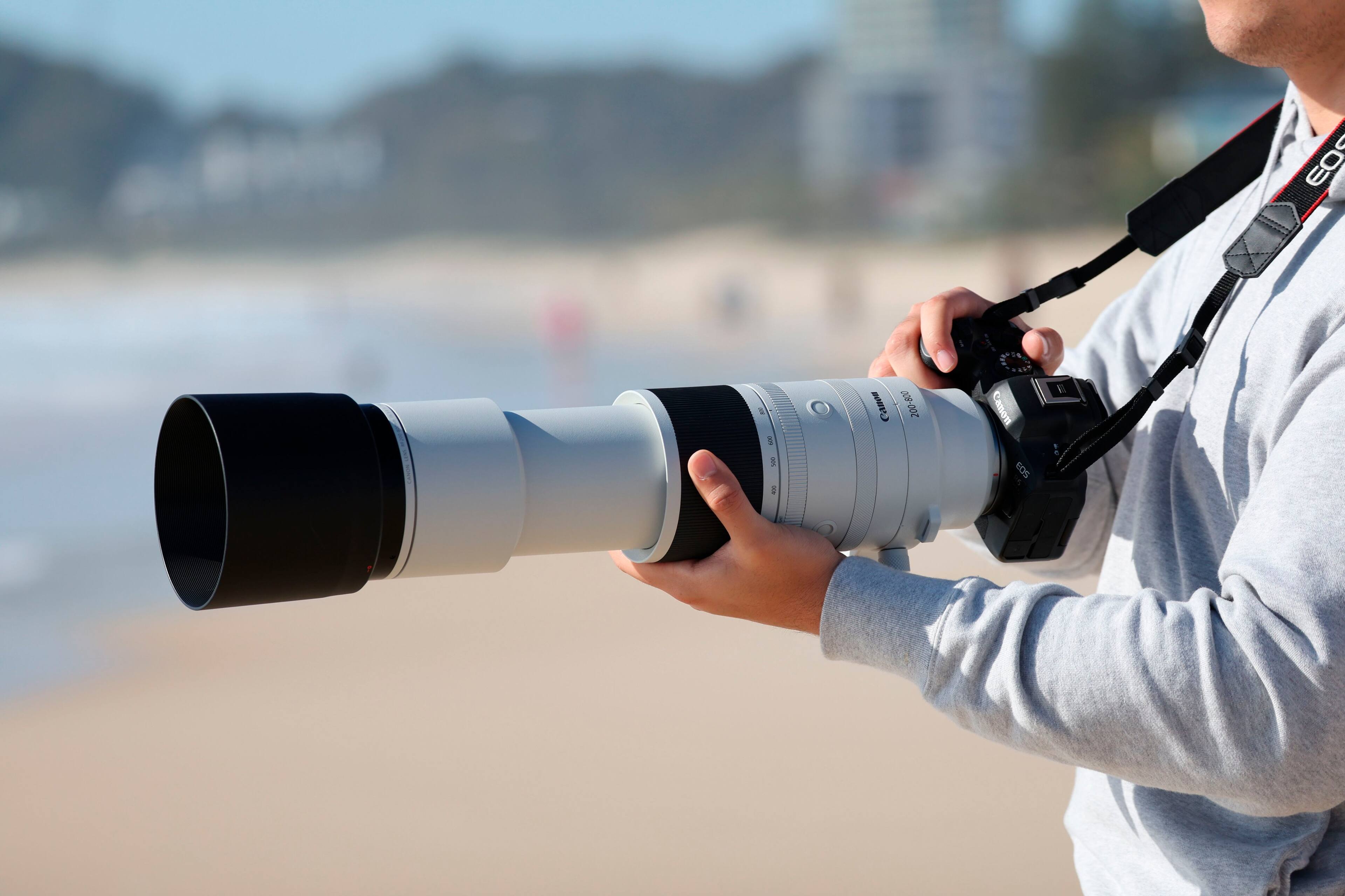 Alt View 22. Canon - RF200-800mm F6.3-9 IS USM Telephoto Zoom Lens for EOS R-Series Cameras - White.