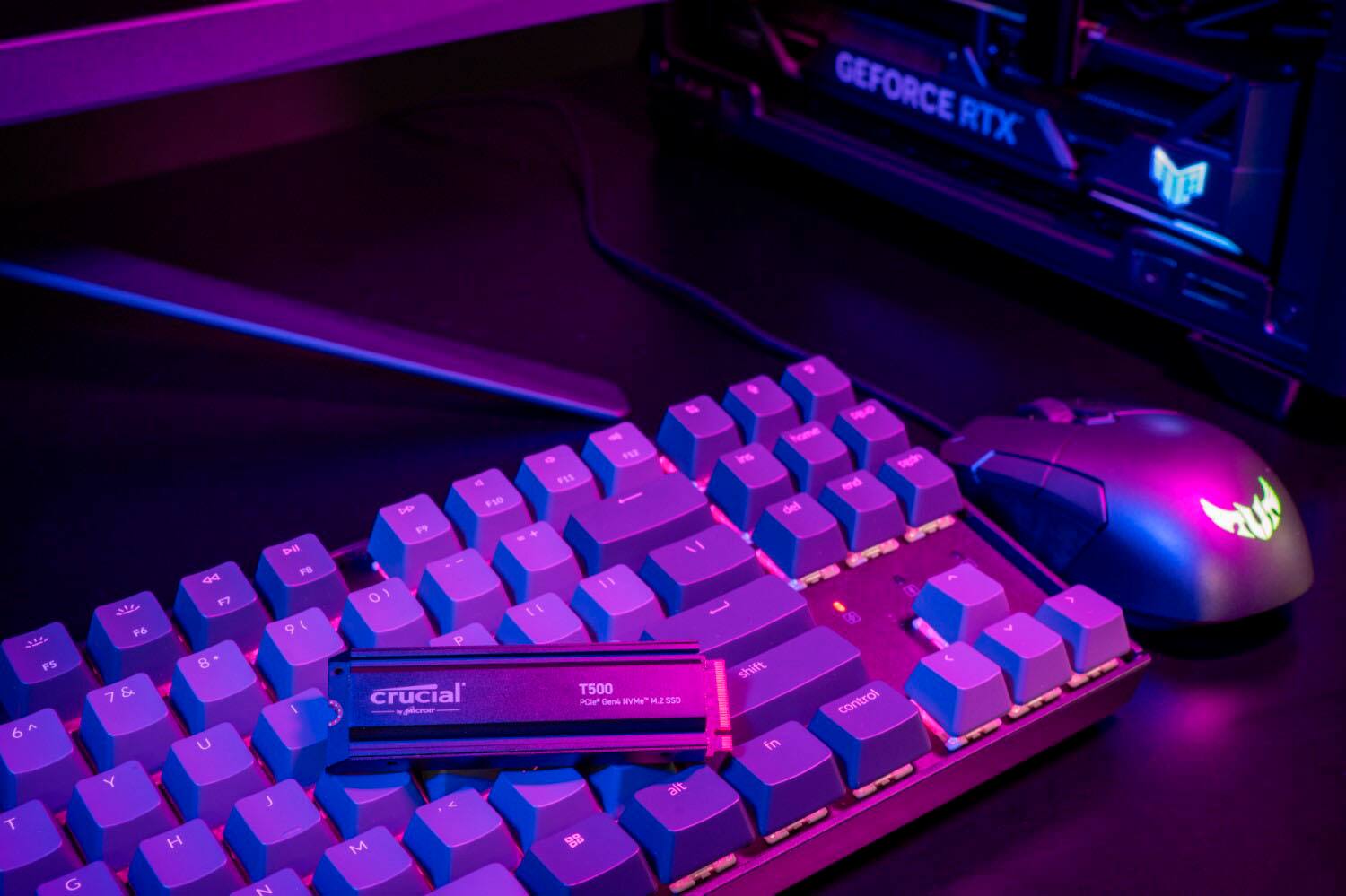 Alt View 19. Crucial - T500 1TB Internal SSD PCIe Gen 4x4 NVMe M.2 with Heatsink for PS5 - Black.