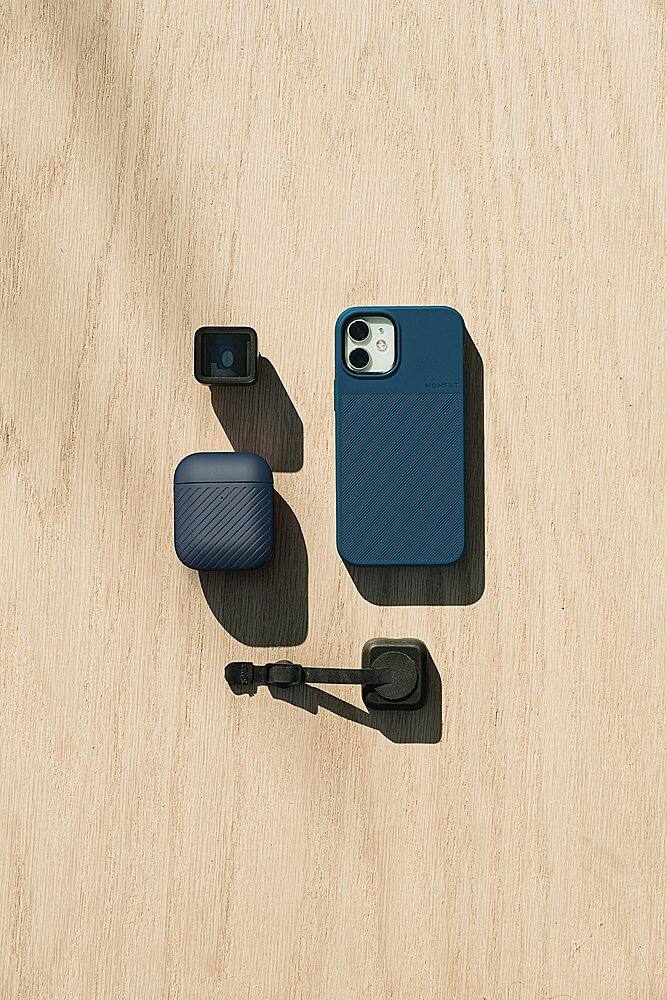 Alt View 2. Moment - Case with MagSafe for Apple iPhone 13 Pro Max - Indigo.