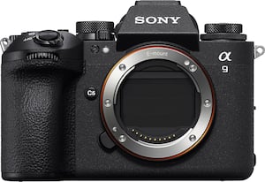Sony - Alpha 9 III Full-frame Mirrorless Camera with Global Shutter - Black