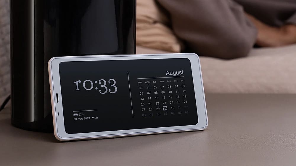 The text on the image reads: "IO:33 97% AUG 2023 - WED 30 August THU FRI SAT MON TUE WED SUN 02 03 04 05 30 31 01 09 10 11 12 06 07 08 16 17 18 19 13 14 15 23 24 25 26 20 21 22 30 31 01 02 27 28 29 06 07 08 09 03 04 05."
Corrected text: "IO:33 97% AUG 2023 - WED 30 August THU FRI SAT MON TUE WED SUN 02 03 04 05 30 31 01 09 10 11 12 06 07 08 16 17 18 19 13 14 15 23 24 25 26 20 21 22 30 31 01 02 27 28 29 06 07 08 09 03 04 05."