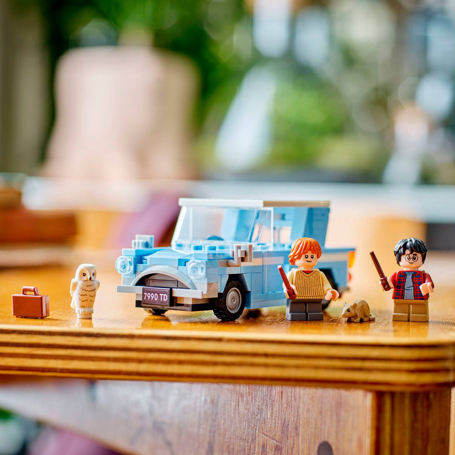 Alt View 13. LEGO - Harry Potter Flying Ford Anglia Car Toy 76424.