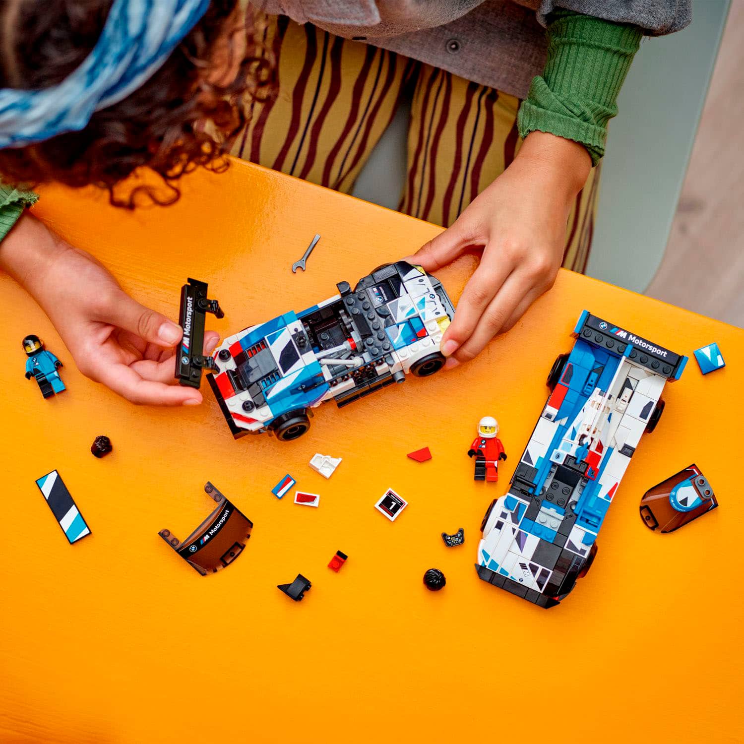 Alt View 12. LEGO - Speed Champions BMW M4 GT3 & BMW M Hybrid V8 Race Cars 76922.