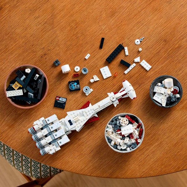 LEGO - LEGO Star Wars Tantive IV Build and Display Starship Vehicle Model 75376_3