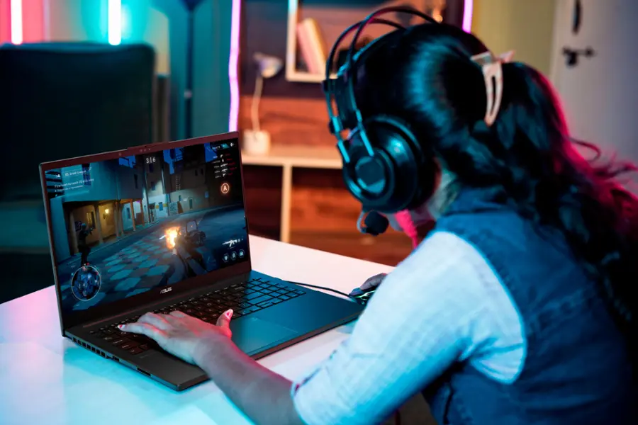 Alt View 19. ASUS - Vivobook Pro 15 OLED Laptop - Intel Core Ultra 9 with 24GB Memory - NVIDIA GeForce RTX 3050 - 2TB SSD - Earl Gray.
