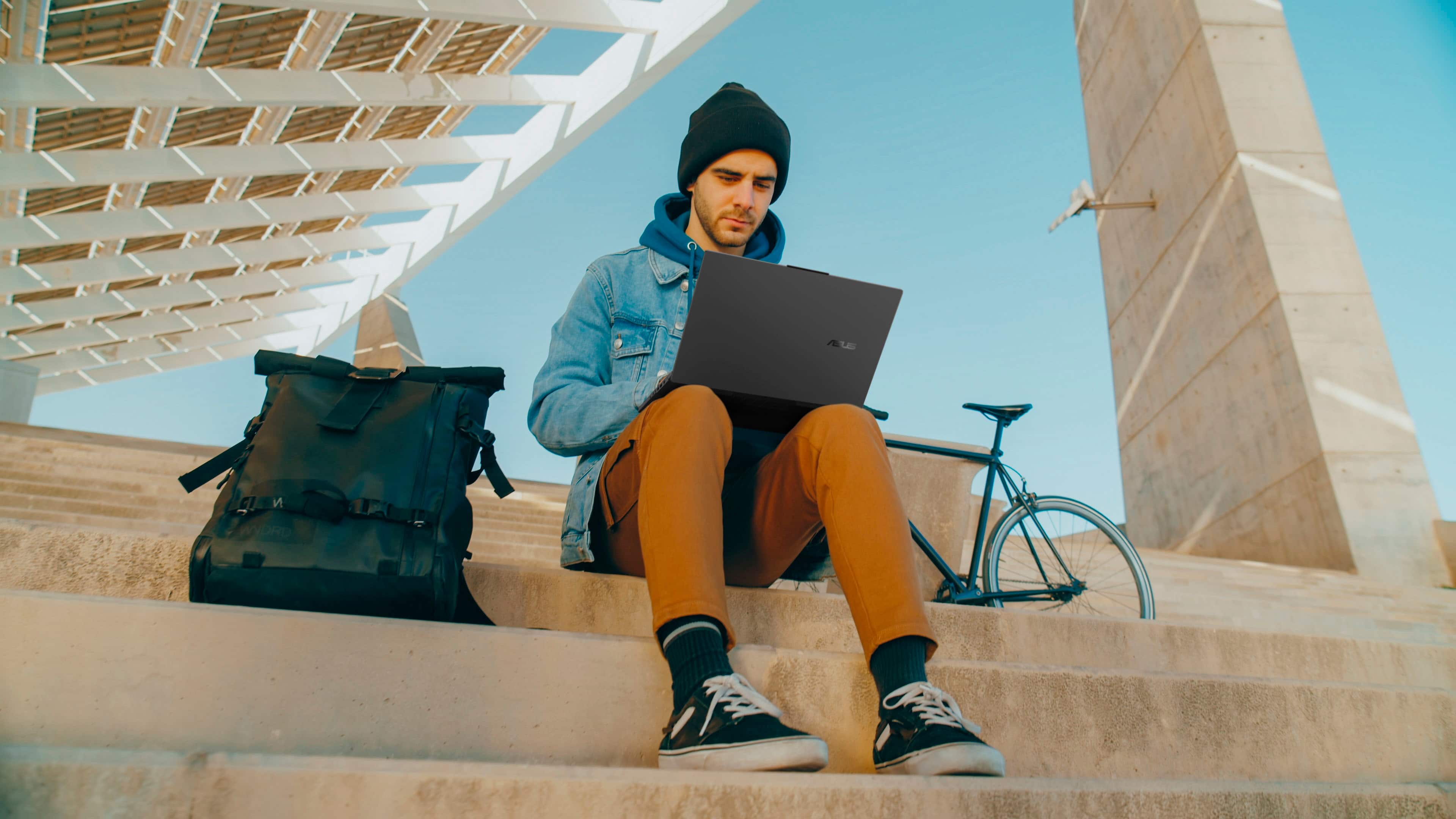 Alt View 21. ASUS - Vivobook Pro 15 OLED Laptop - Intel Core Ultra 7 WITH 16GB Memory - NVIDIA GeForce RTX 3050 - 1TB SSD - Earl Gray.