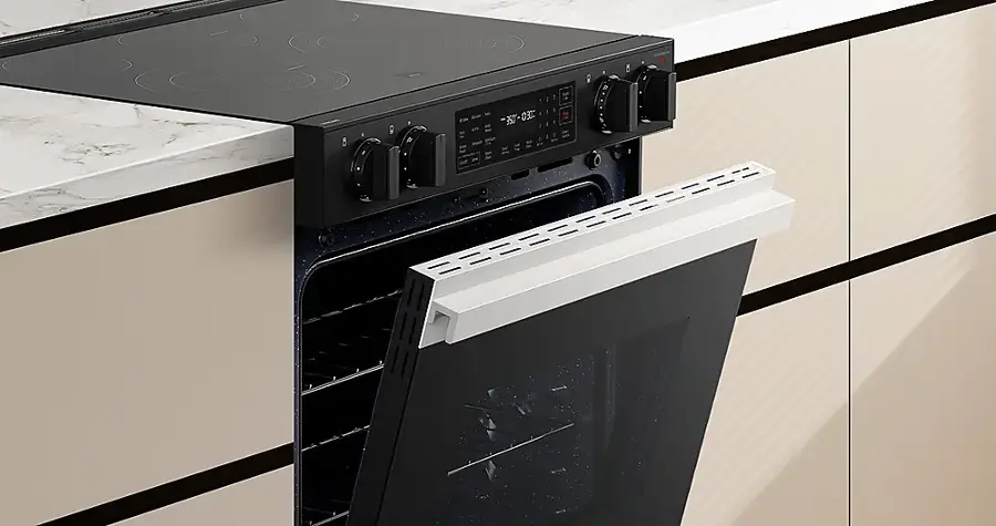 Alt View 25. Samsung - Bespoke 6.3 Cu. Ft. Slide-In Electric Range with Air Fry - White Glass.