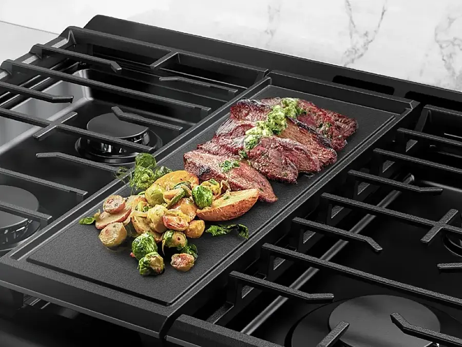 Alt View 22. Samsung - Bespoke 6.0 Cu. Ft. Slide-In Gas Range with Air Fry - Stainless Steel.
