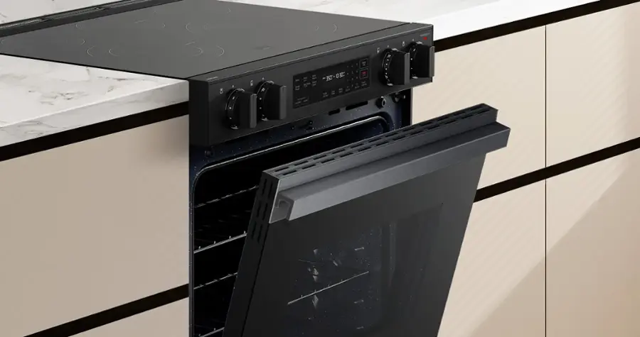 Alt View 22. Samsung - Bespoke 6.3 Cu. Ft. Slide-In Electric Range with Precision Knobs - Matte Black Steel.