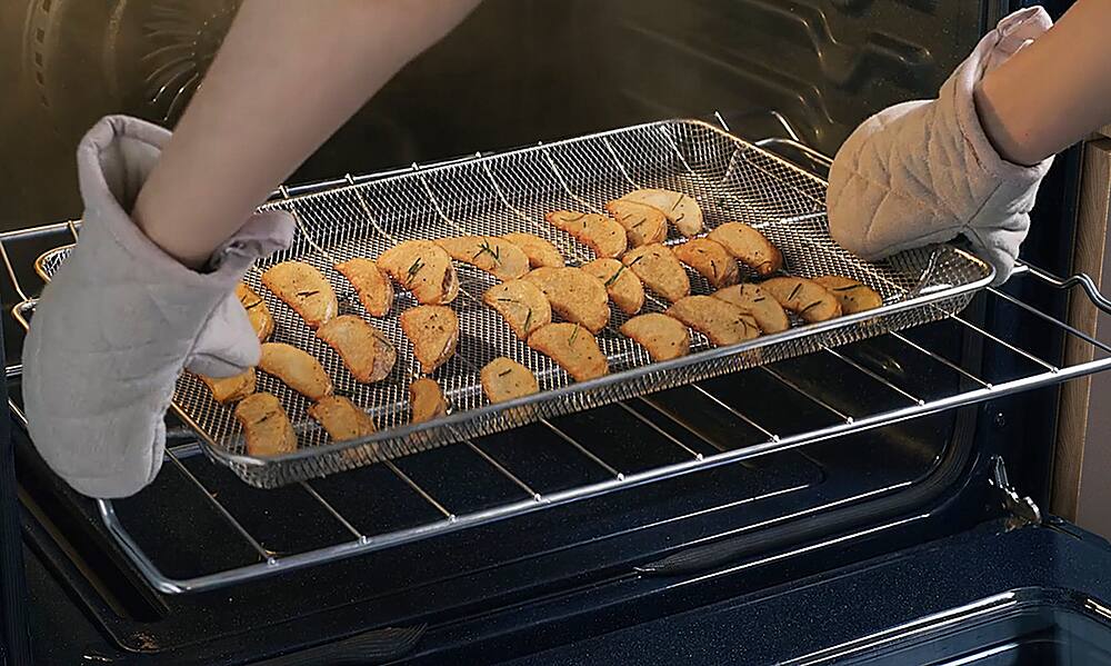 Alt View 29. Samsung - Bespoke 6.3 Cu. Ft. Slide-In Electric Induction Range AI Home Display - White Glass.