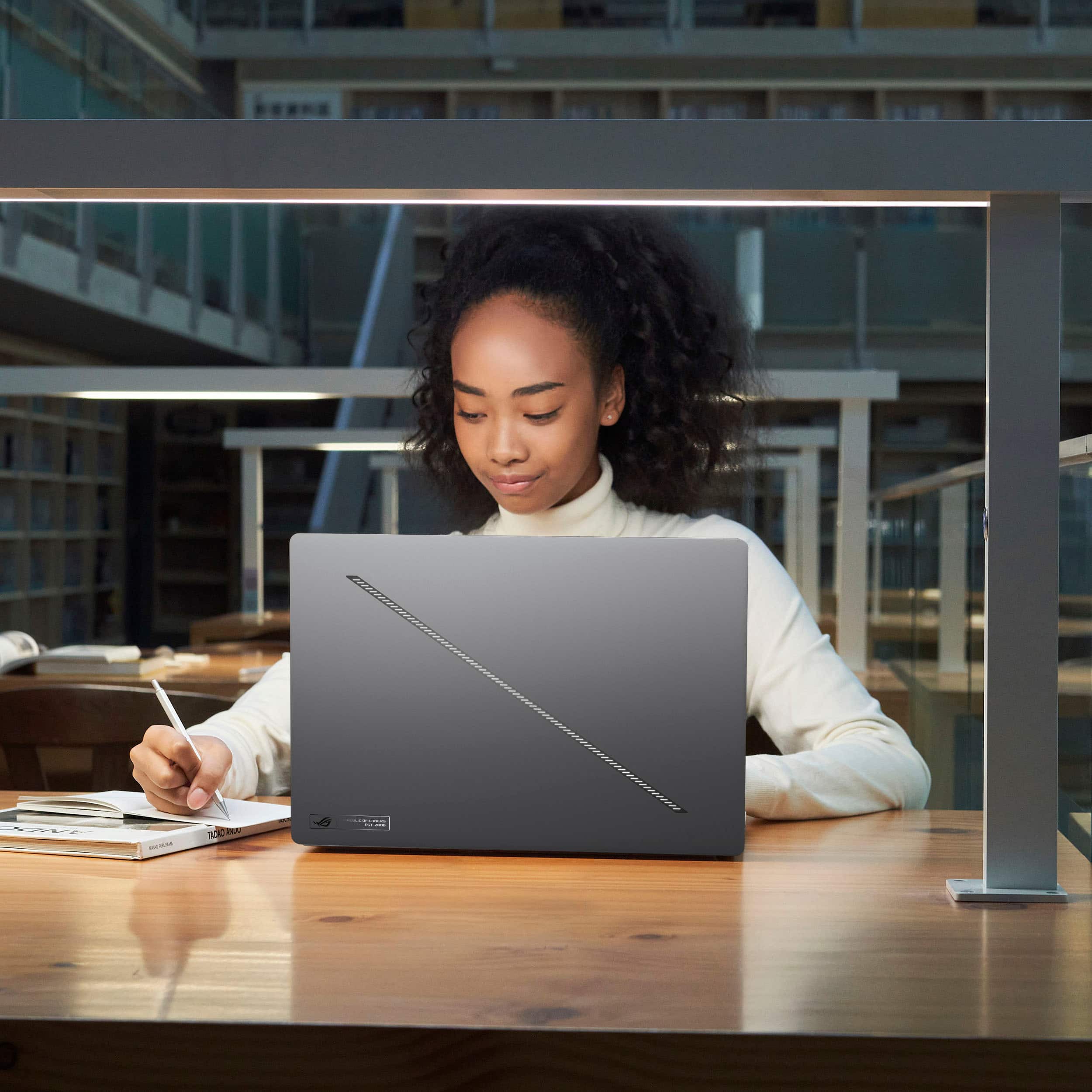 Alt View 14. ASUS - ROG Zephyrus G16 16" OLED 240Hz Gaming Laptop - Intel Core Ultra 9 - 32GB LPDDR5X - NVIDIA GeForce RTX 4080 - 1TB SSD - Eclipse Gray.