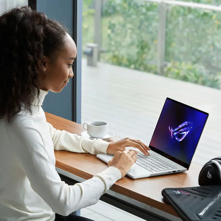 Alt View 14. ASUS - ROG Zephyrus G14 14" OLED 3K 120Hz Gaming Laptop - AMD Ryzen 9 8945HS - 32GB LPDDR5X - NVIDIA GeForce RTX 4070 - 1TB SSD - Platinum White.