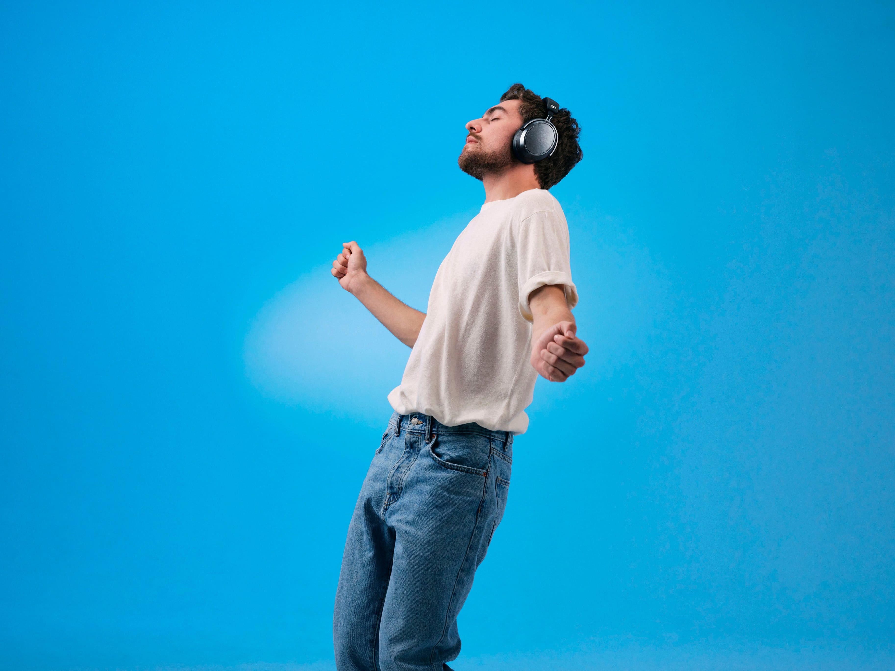 Alt View 17. Sennheiser - Momentum 4 Wireless Adaptive Noise-Canceling Over-The-Ear Headphones - Graphite.