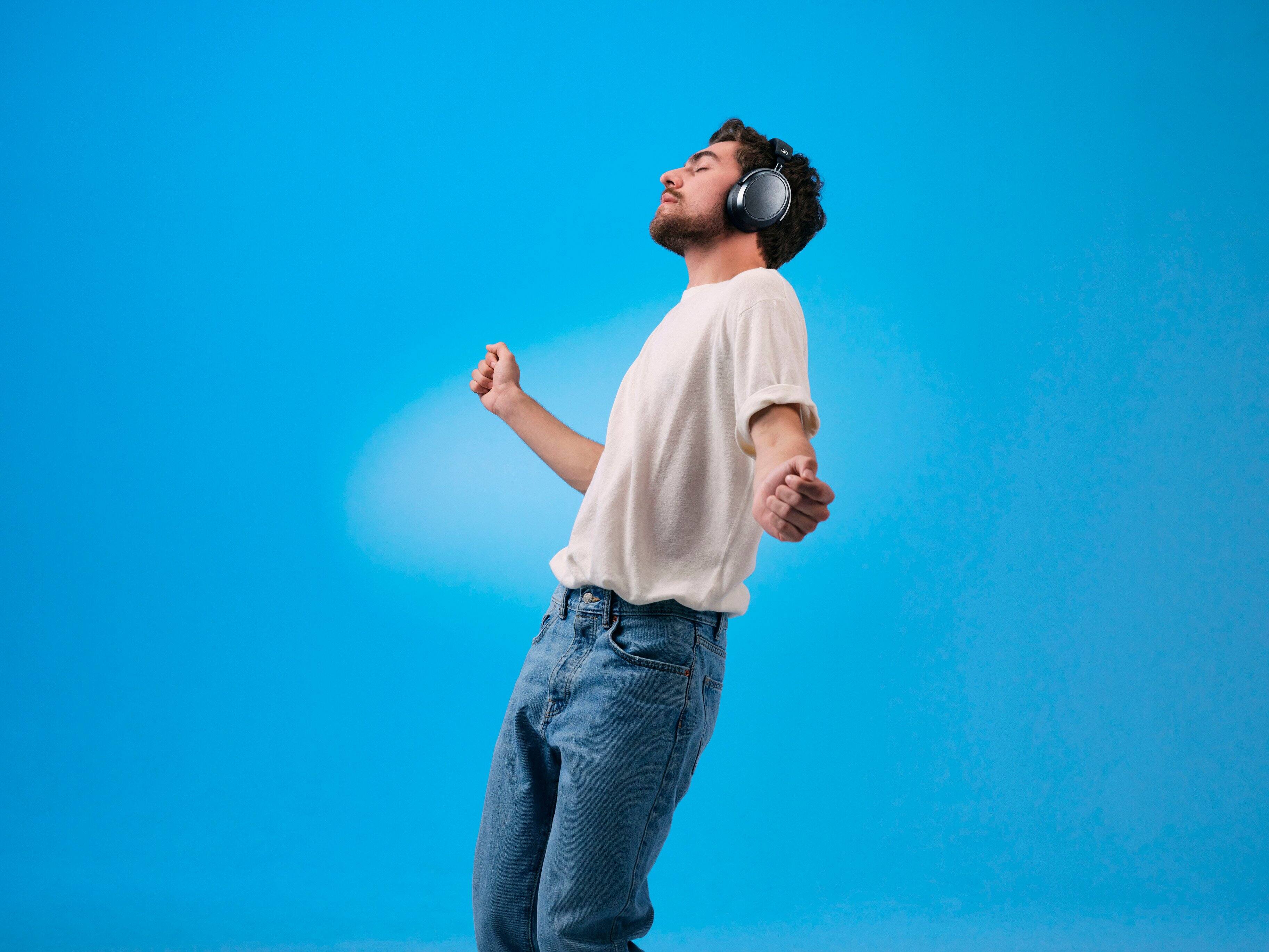 Alt View 17. Sennheiser - Momentum 4 Wireless Adaptive Noise-Canceling Over-The-Ear Headphones - Graphite.