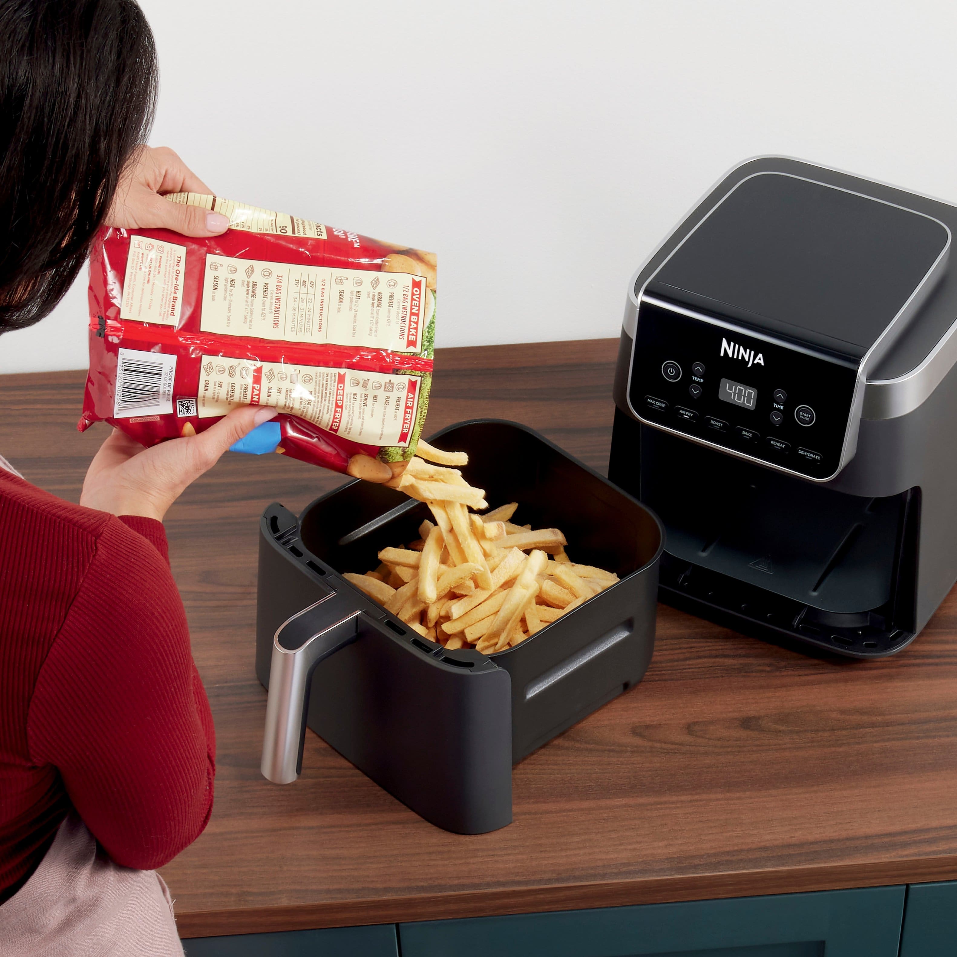 The Ninja brand is known for its innovative kitchen appliances. Their latest creation, the Ninja Oven, is designed to cook frozen foods hotter and in just minutes for an extra crispy finish. This appliance is perfect for those who want to enjoy a delicious, crispy meal without the hassle of thawing and cooking from scratch. With the Ninja Oven, you can easily transform frozen foods into a crispy, golden-brown treat that will satisfy your taste buds.