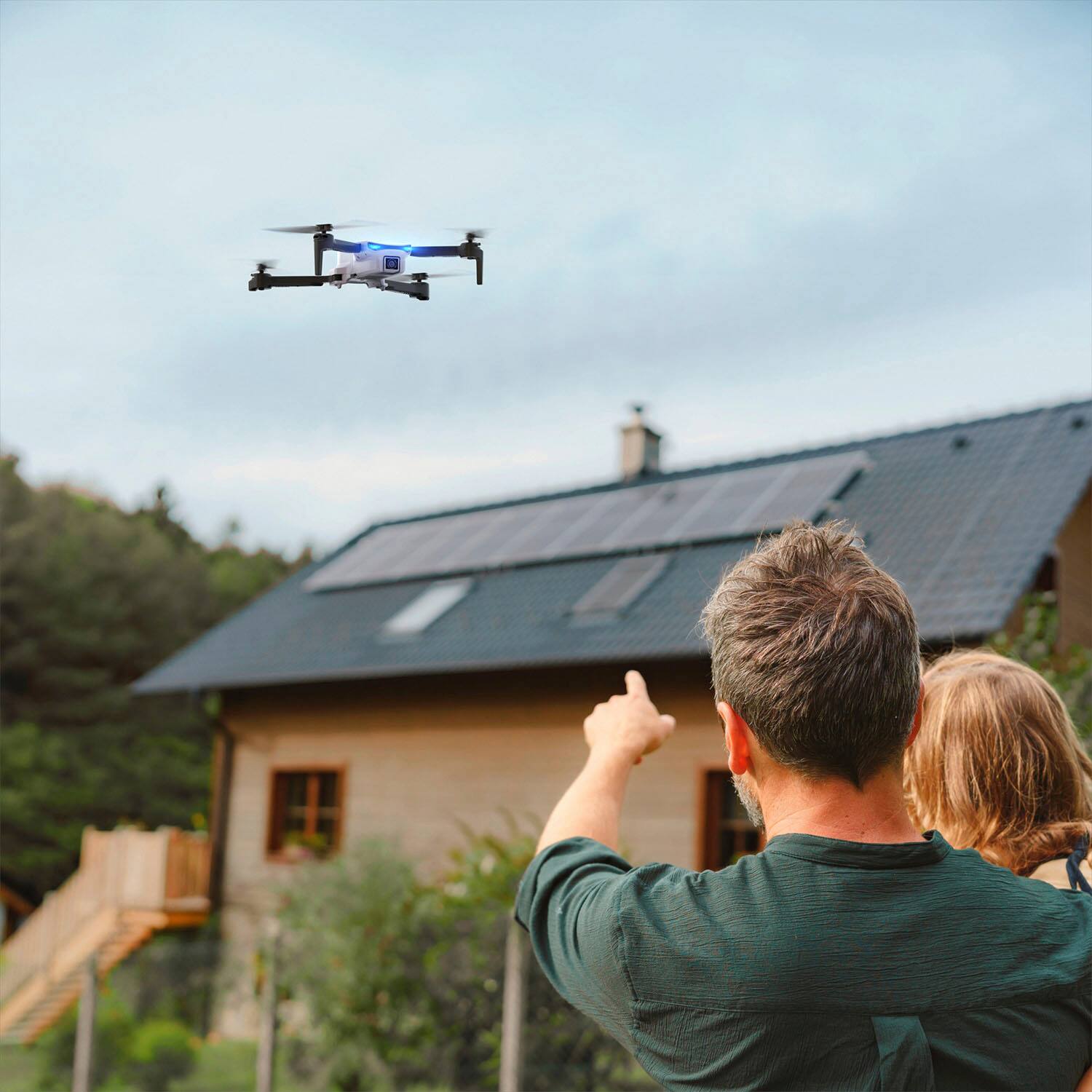 Alt View 15. Snaptain - E10 1080P Drone with Remote Controller - Gray.