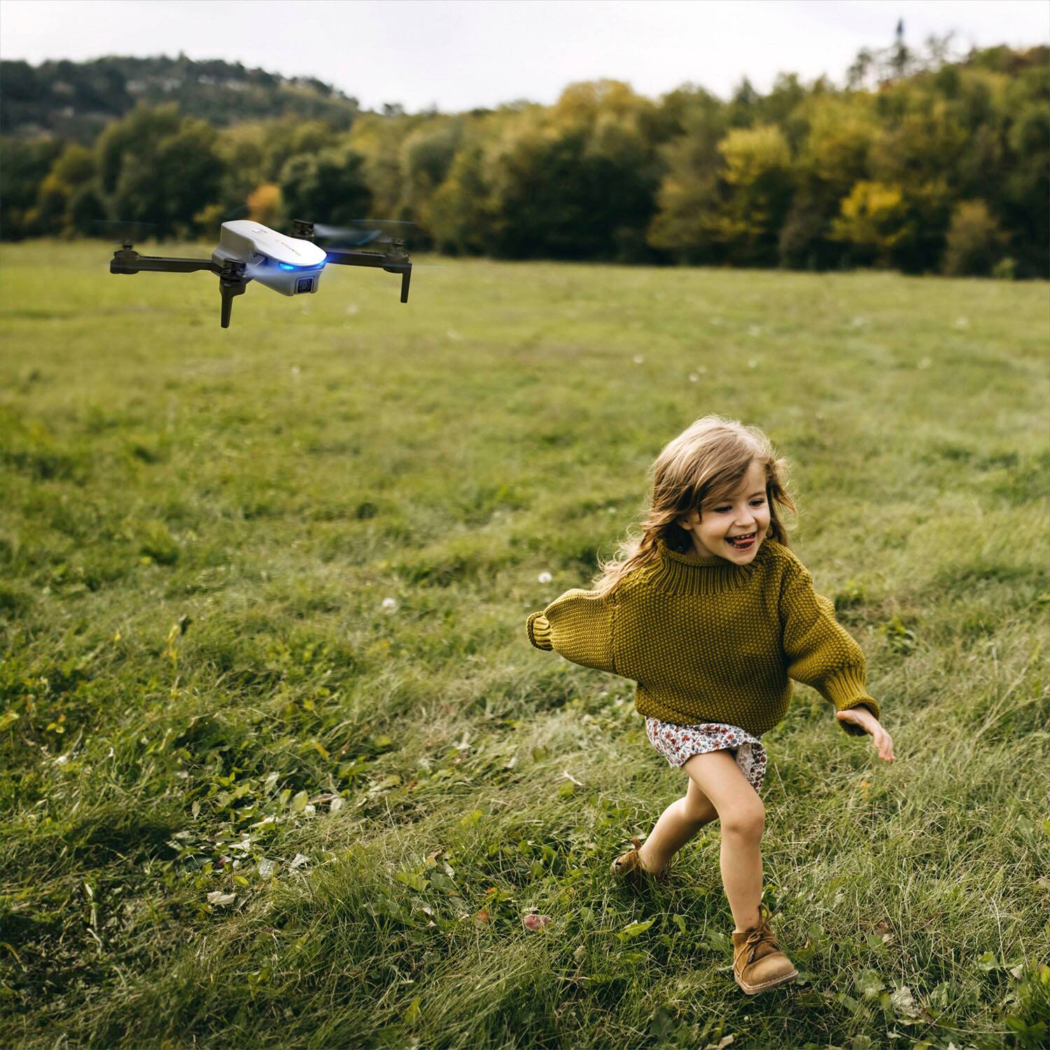 Alt View 18. Snaptain - E10 1080P Drone with Remote Controller - Gray.