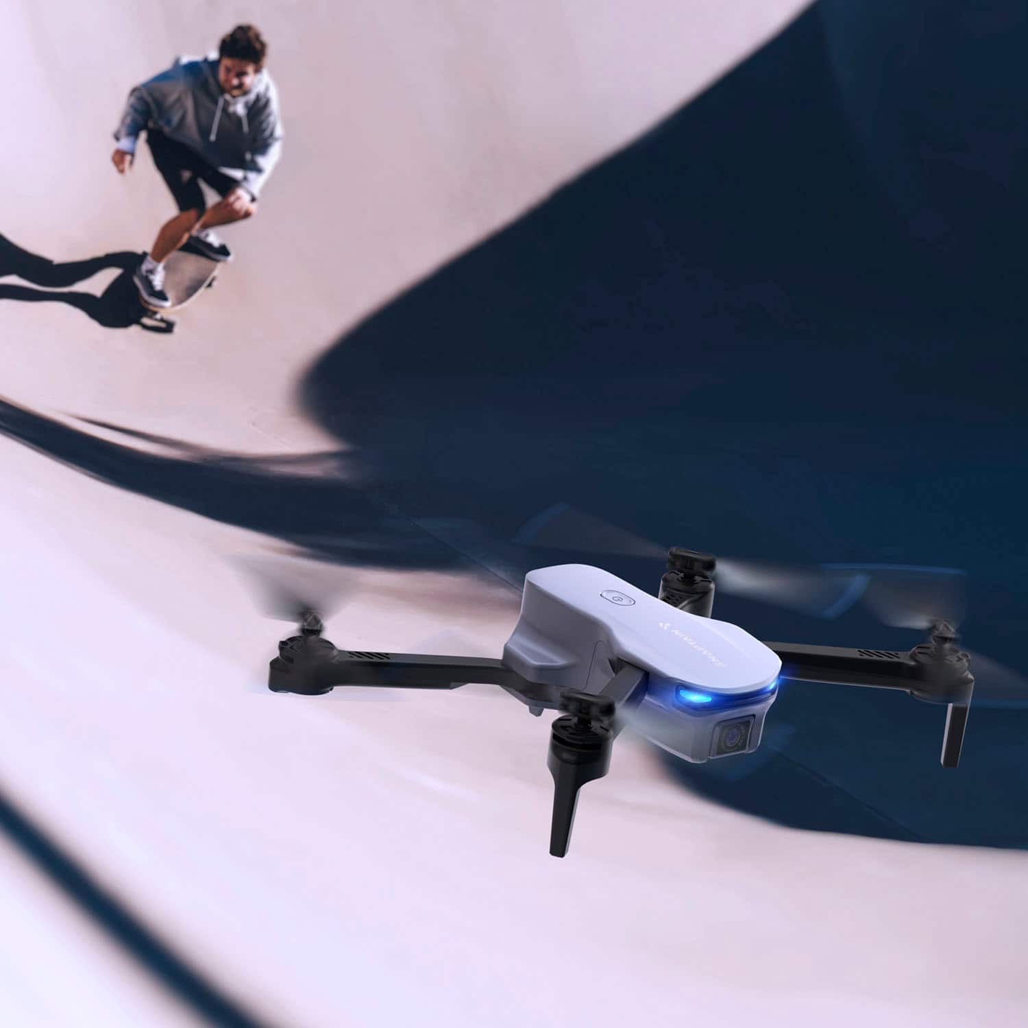 Alt View 20. Snaptain - E10 1080P Drone with Remote Controller - Gray.