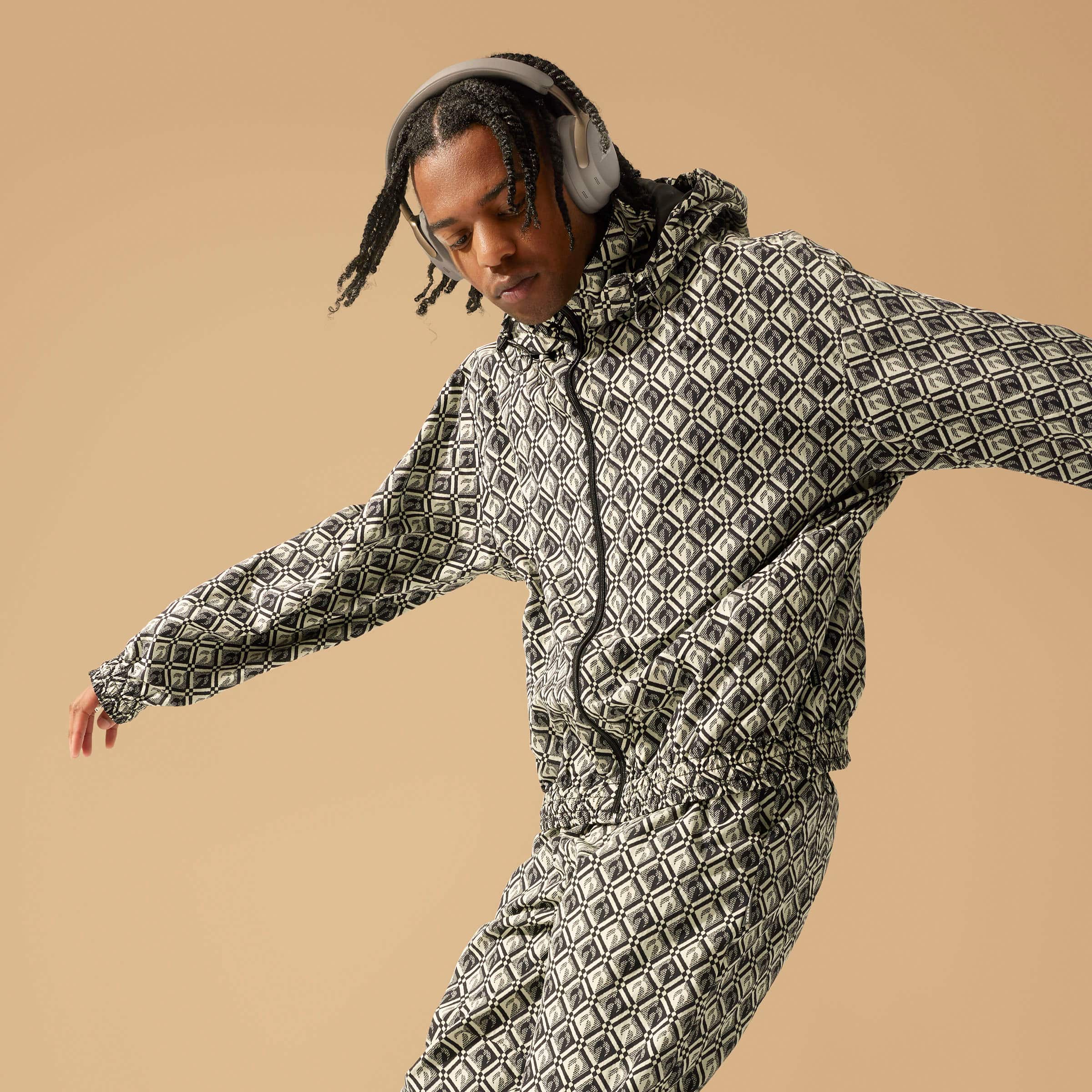 Alt View 13. Bose - QuietComfort Ultra Wireless Noise Cancelling Over-the-Ear Headphones - Sandstone.