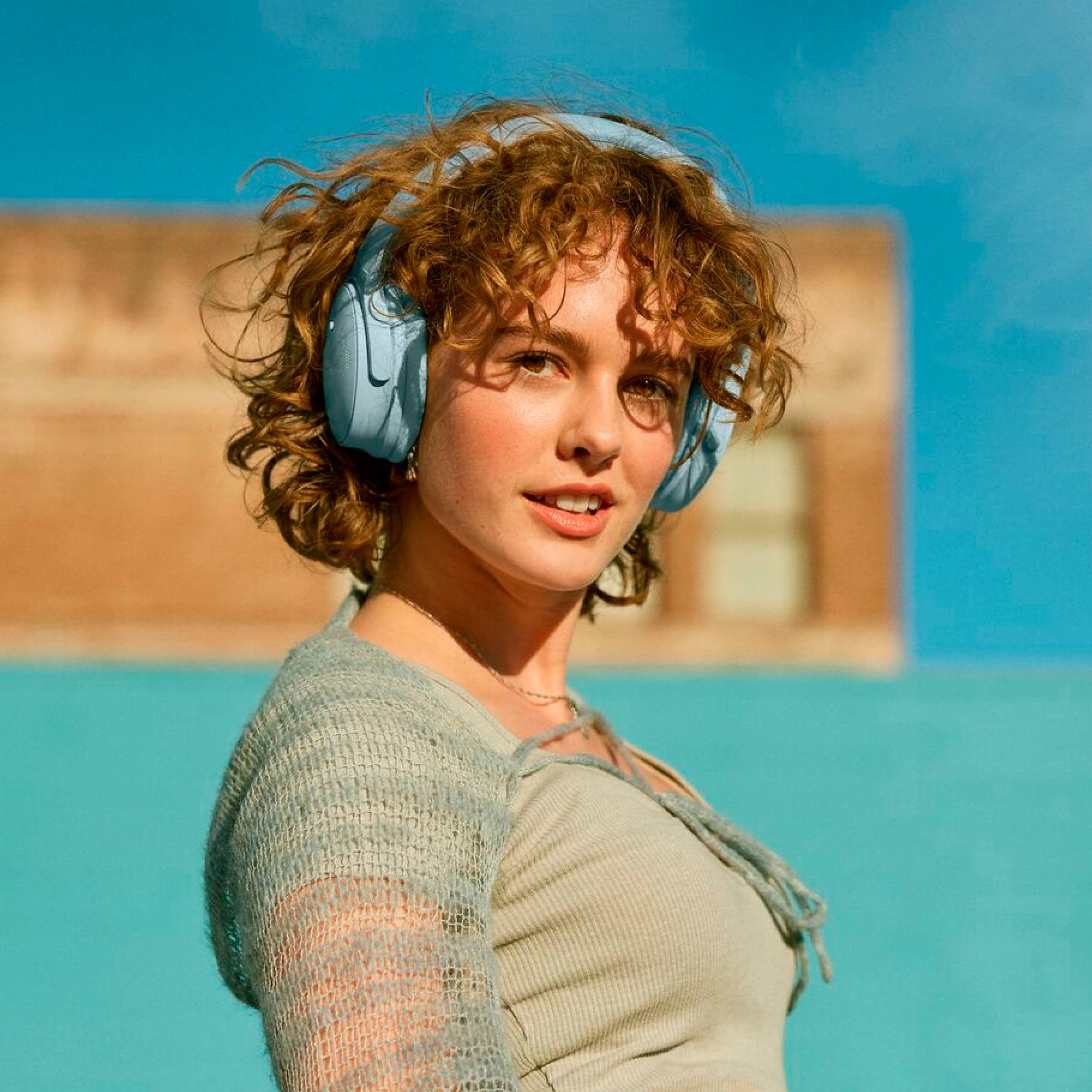 Alt View 11. Bose - QuietComfort Wireless Noise Cancelling Over-the-Ear Headphones - Moonstone Blue.