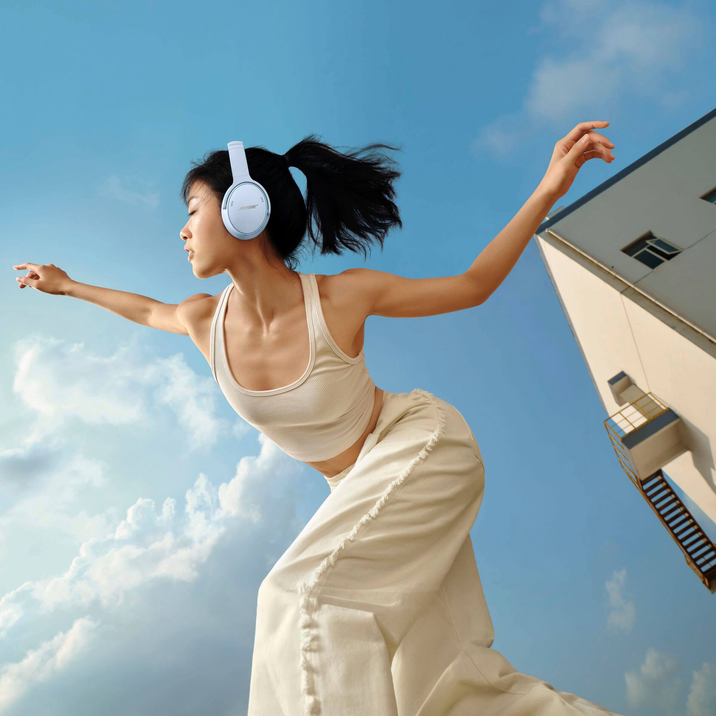 Alt View 13. Bose - QuietComfort Wireless Noise Cancelling Over-the-Ear Headphones - Moonstone Blue.