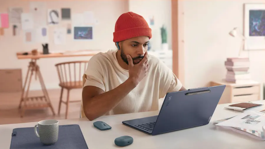 Alt View 3. Lenovo - Yoga 9i 2-in-1 14" 4K OLED Touchscreen Laptop with Pen - Intel Core Ultra 7 155H with 32GB Memory - 1TB SSD - Cosmic Blue.