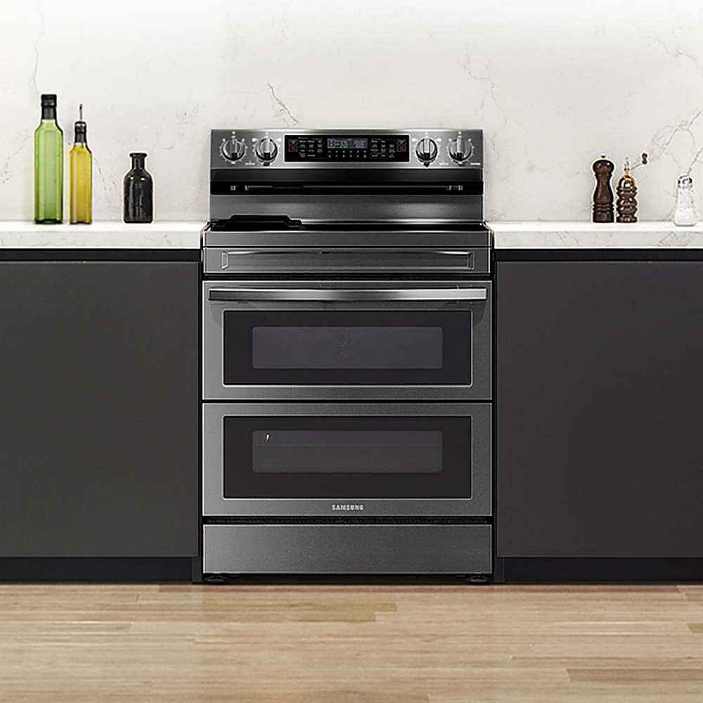 Alt View 11. Samsung - Open Box 6.3 cu. ft. Smart Freestanding Electric Range with Flex Duo, No-Preheat Air Fry & Griddle - Fingerprint Resistant Black Stainless Steel.