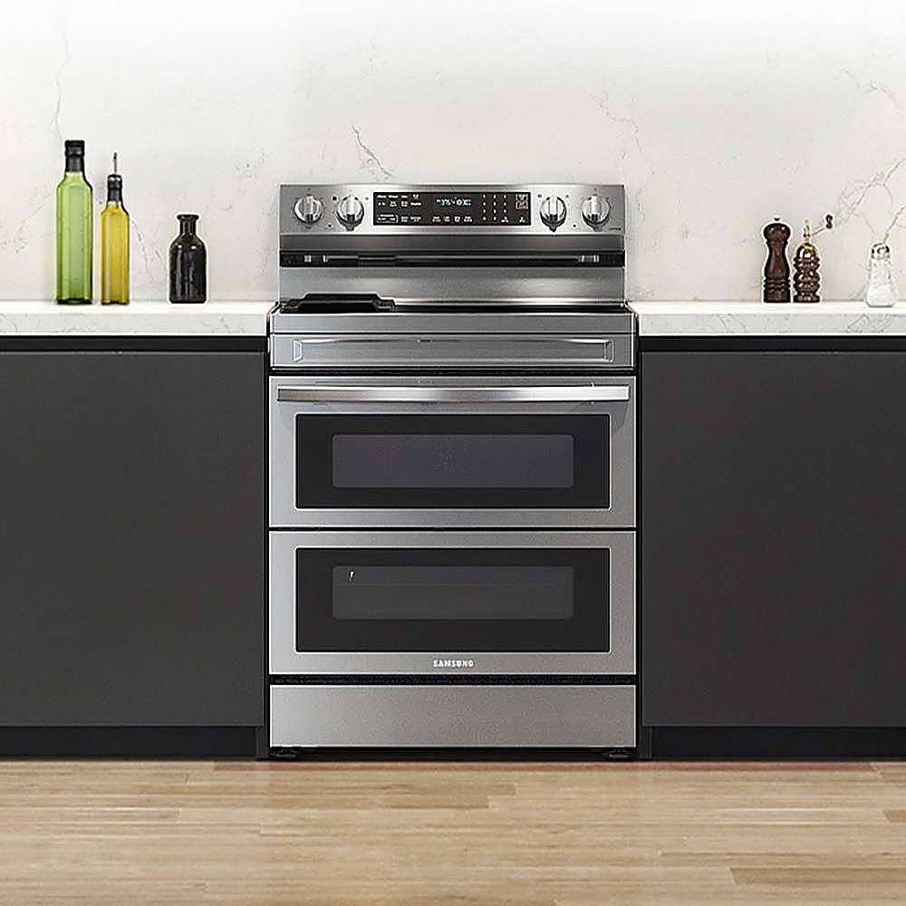 

Samsung - Open Box 6.3 cu. ft. Smart Freestanding Electric Range with Flex Duo, No-Preheat Air Fry & Griddle - Stainless Steel
