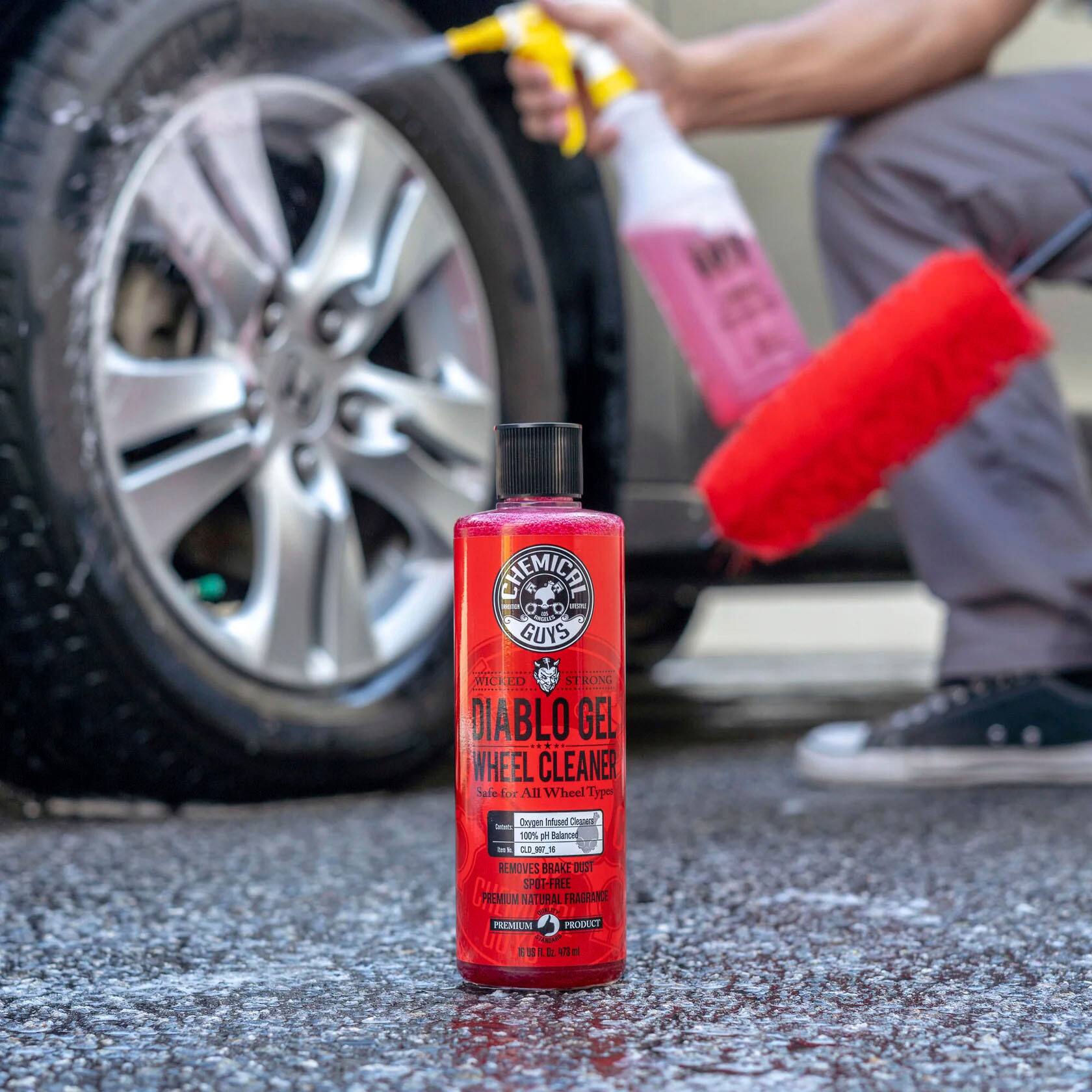 Diablo Gel Wheel Cleaner is a product designed to remove brake dust and other debris from all types of wheels. It is made with 100% natural ingredients and has a premium natural fragrance. The product is spray-on and easy to use, ensuring that your wheels are spot-free and clean in no time.