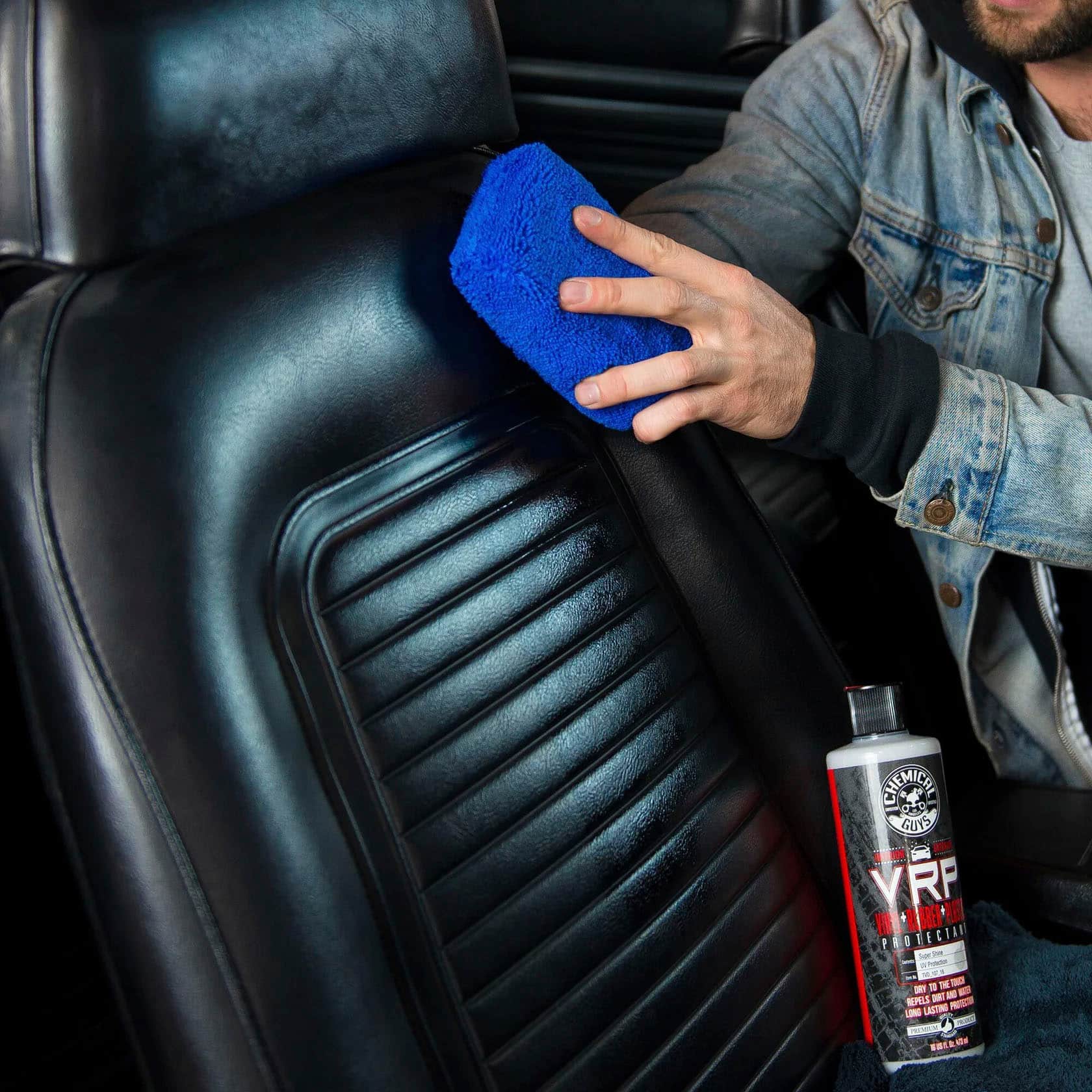 The text on the image reads "NAEMICE CINS VRP RONECTAR 8 I - - 1 - - - - - LPM I - LN LACTING I RS F Me." This text is not coherent or grammatically correct. It appears to be a random combination of words without any meaning or structure.