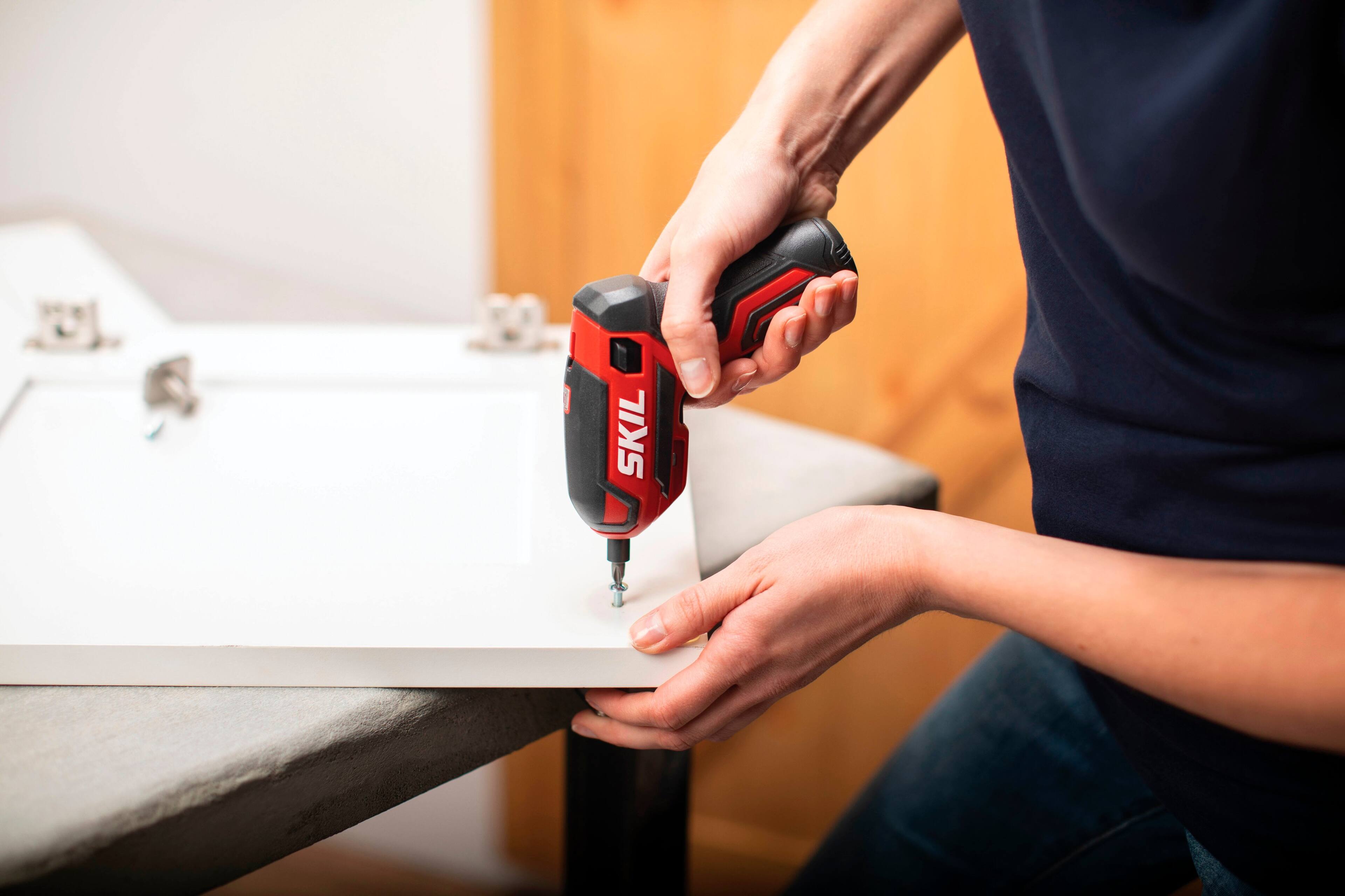 Alt View 16. Skil - SKIL Rechargeable 4V CordlessPistol Grip Screwdriver with kit - red/black.