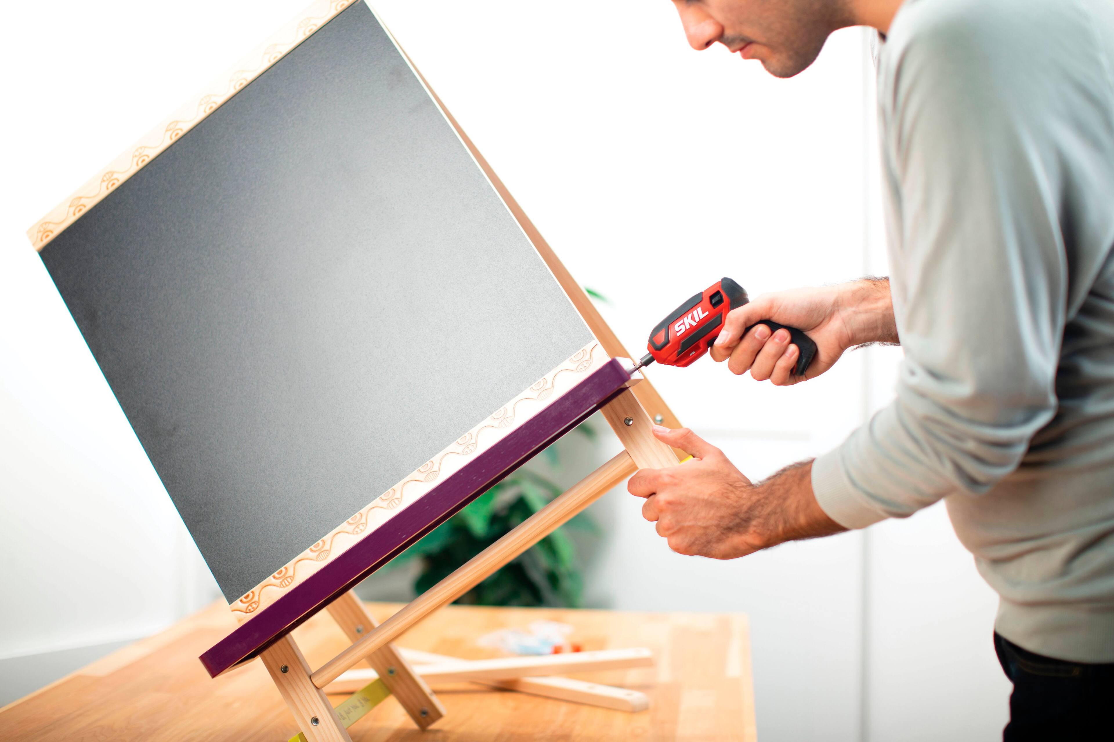 Alt View 17. Skil - SKIL Rechargeable 4V CordlessPistol Grip Screwdriver with kit - red/black.