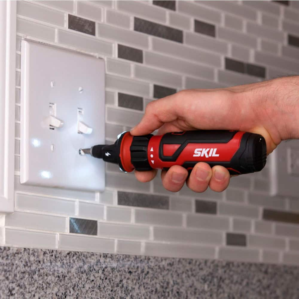 SKIL Rechargeable 4V Screwdriver with Circuit Sensor™ Technology