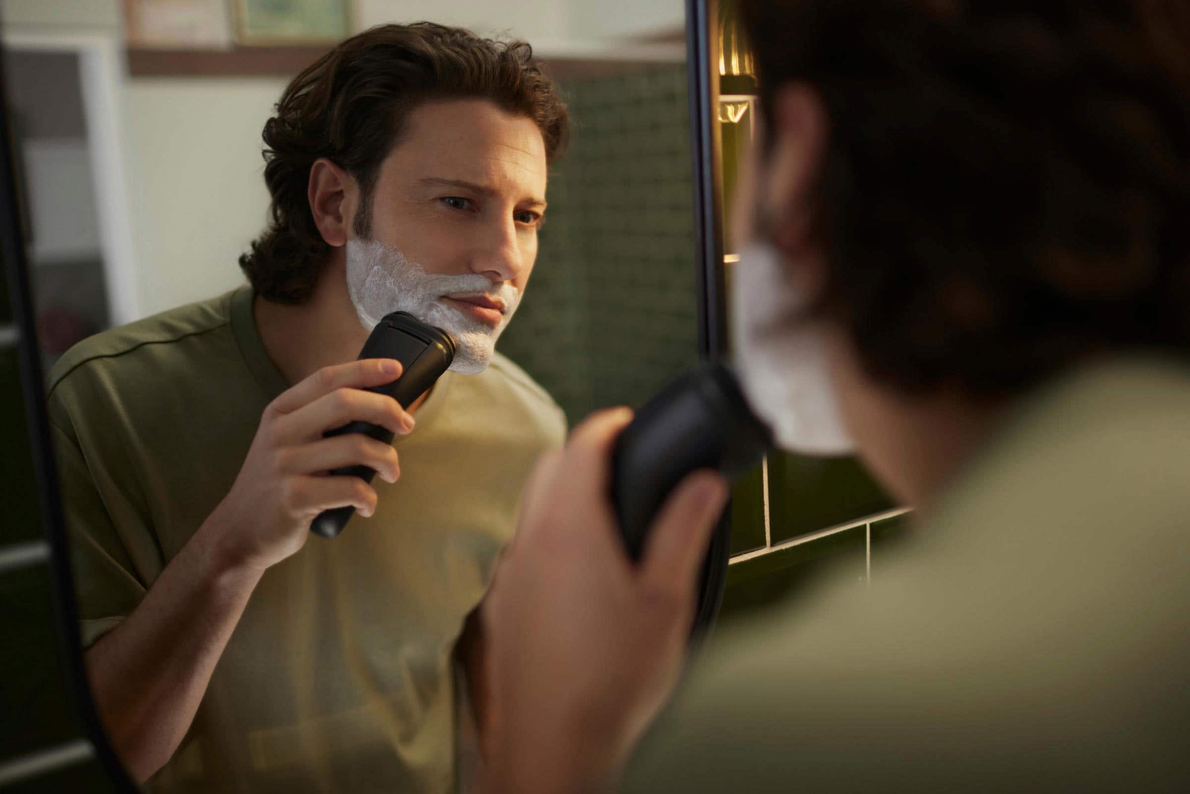 Alt View 18. Philips Norelco - Philips Norelco Shaver 2400, Cordless Electric Shaver with Pop-Up Trimmer - Deep Black.